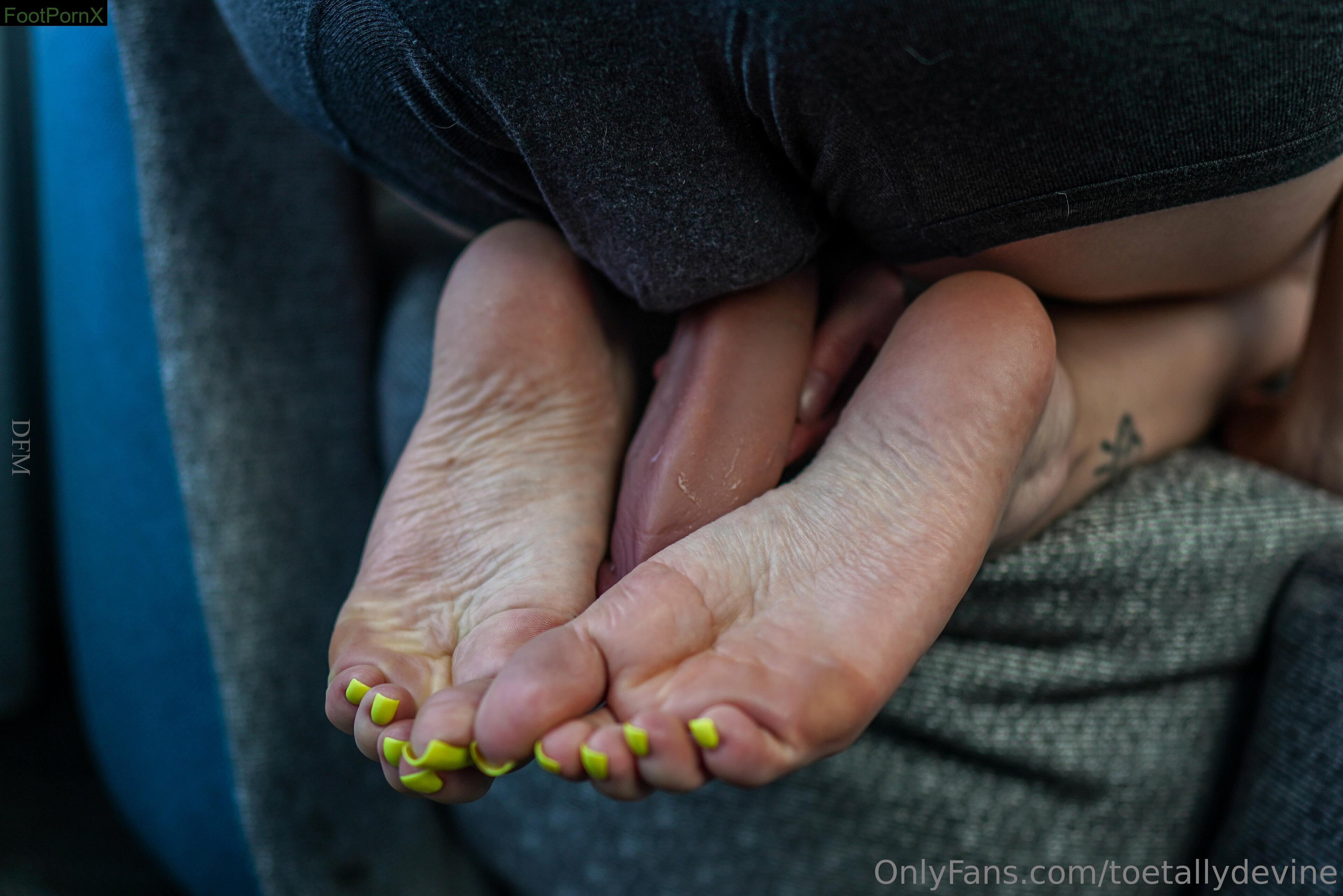 toetallydevine feet photo 5