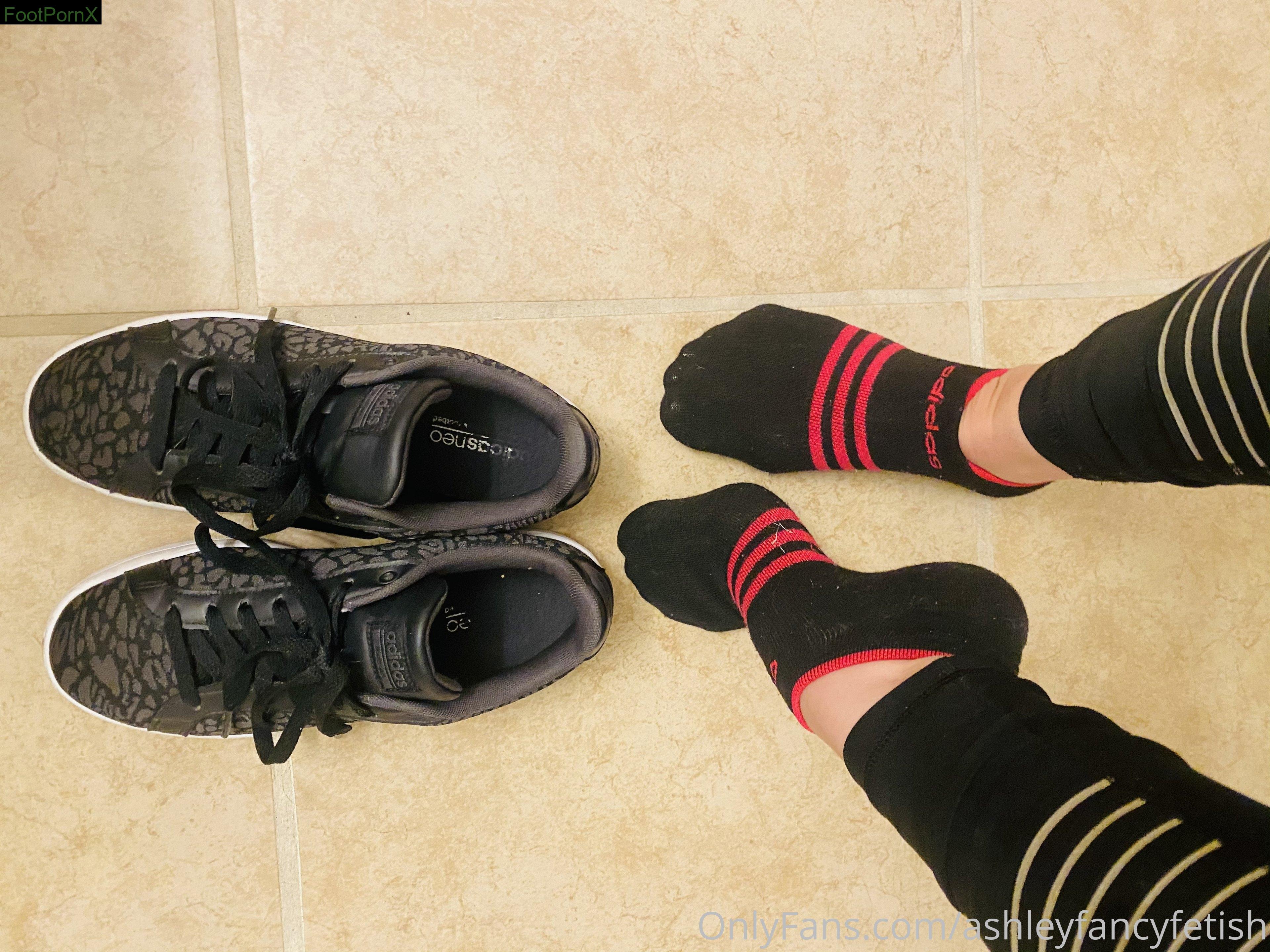 ashleyfancyfetish feet photo 11