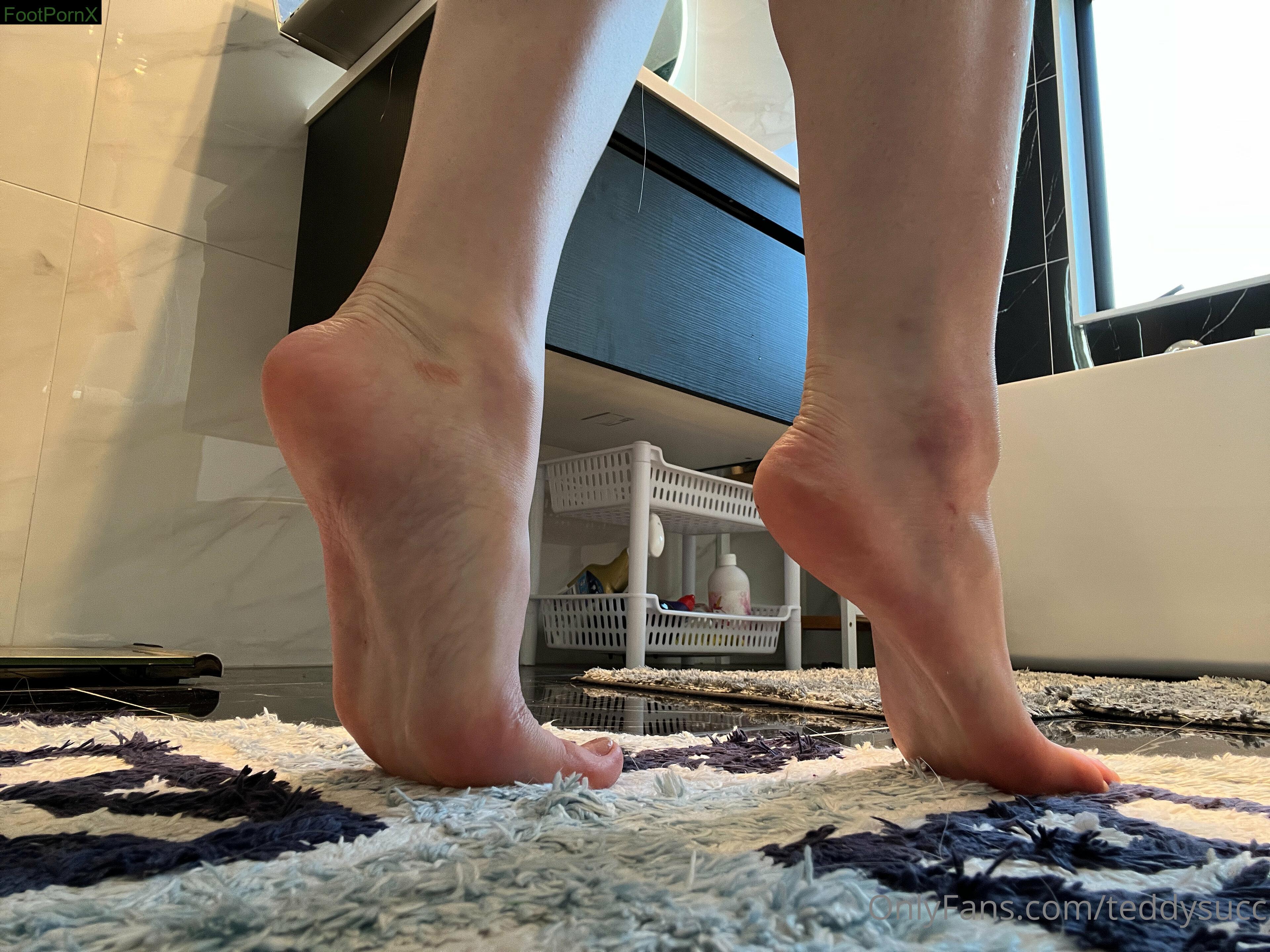 teddysucc feet photo 2