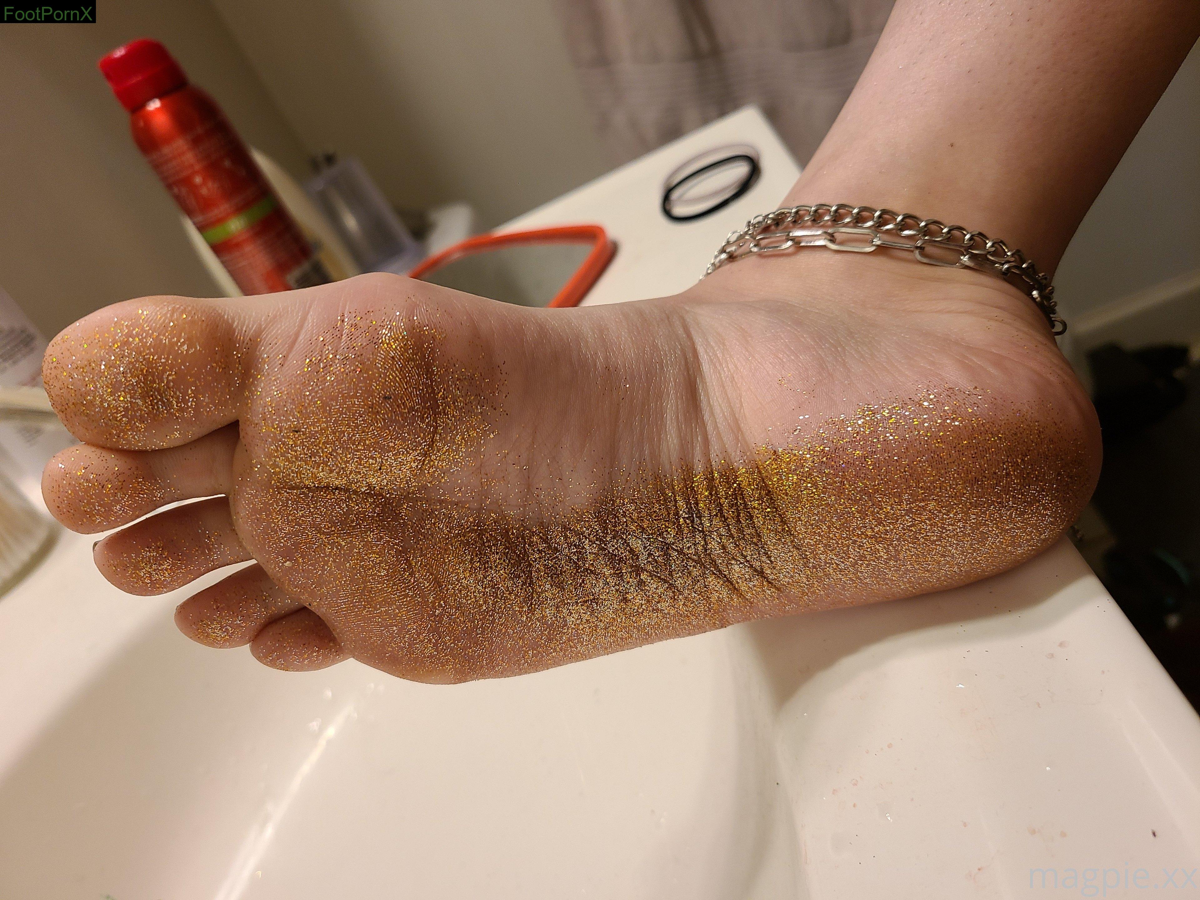 mythicmaggie feet photo 2
