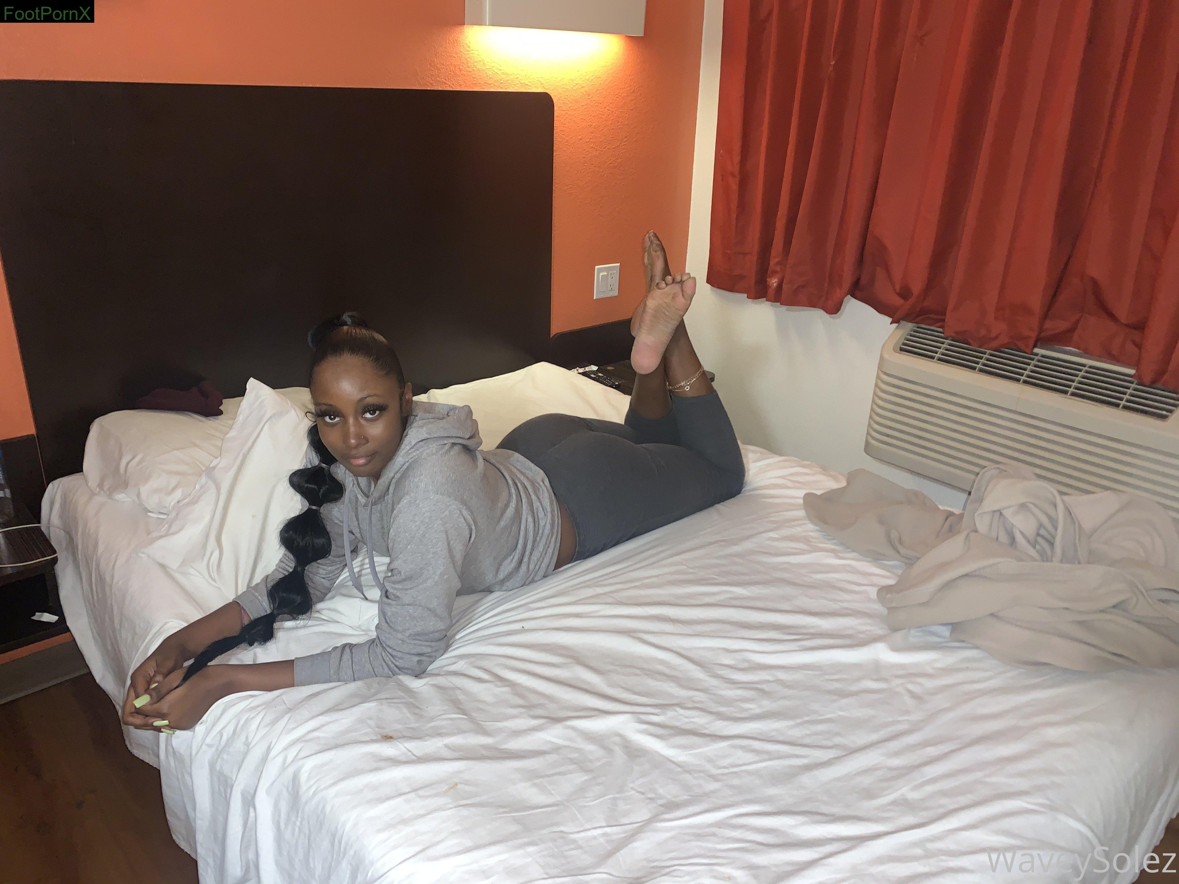 waveysolezz feet photo 9