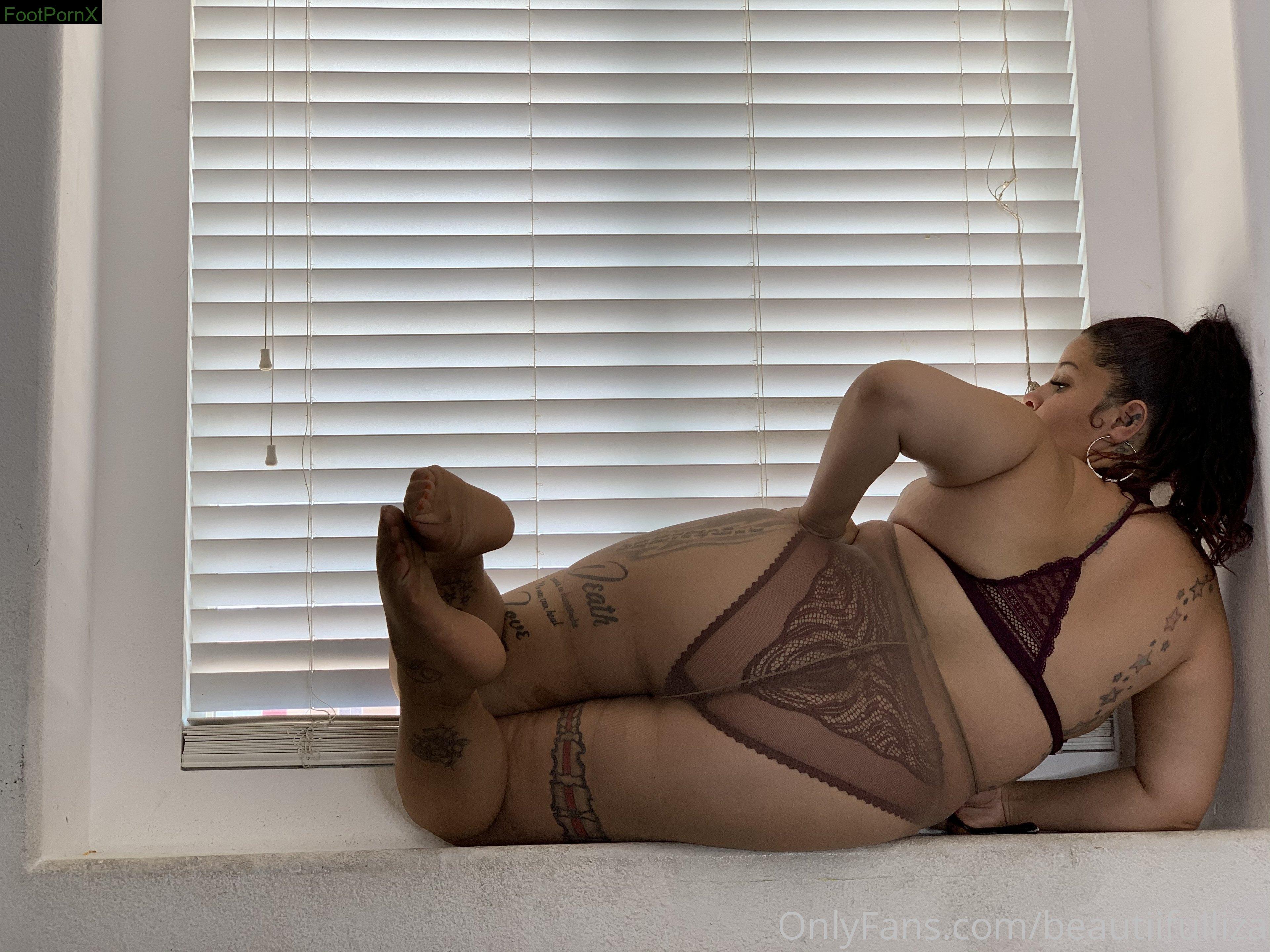 beautiifulliza feet photo 4