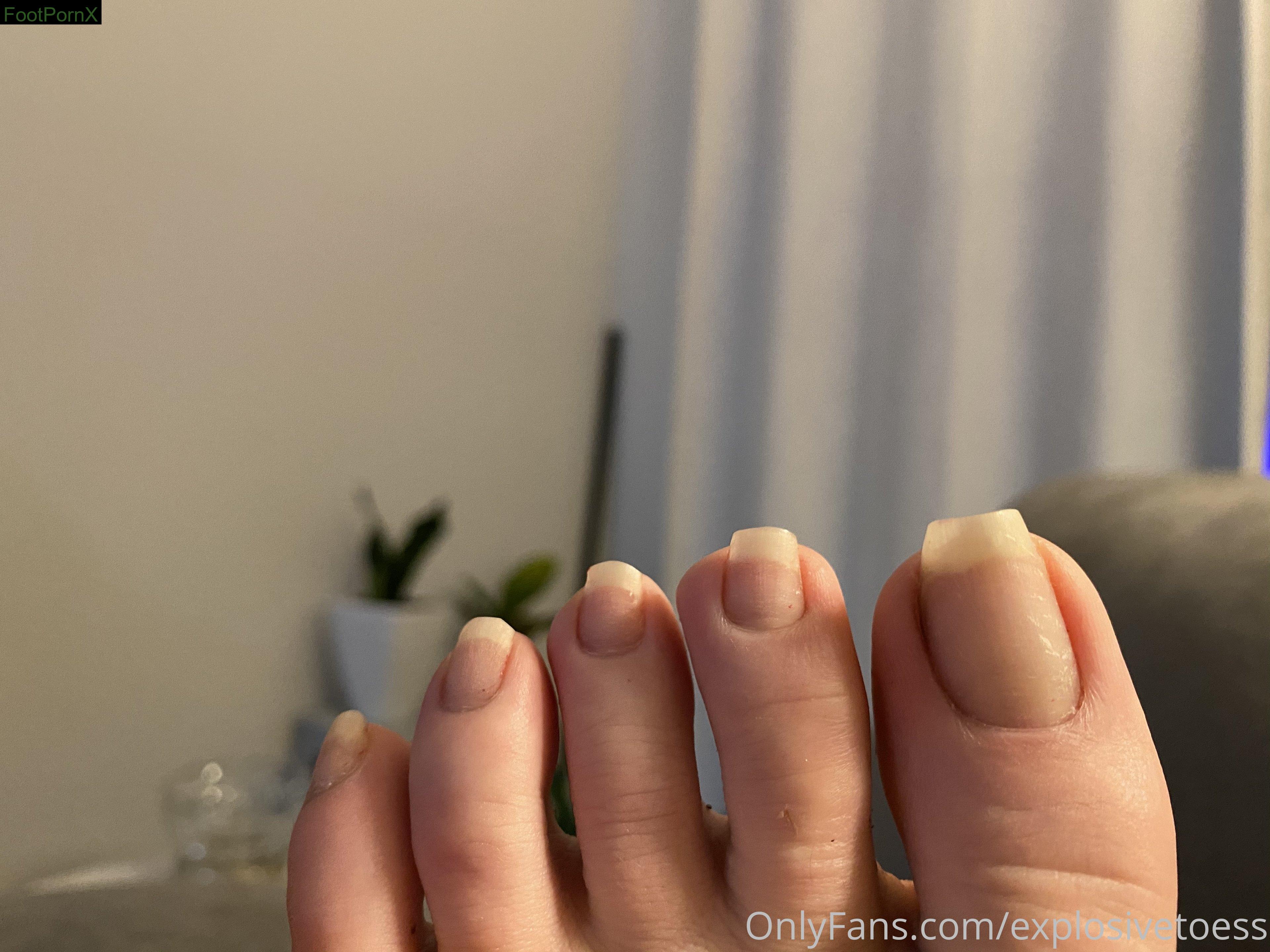 explosivetoess feet photo 17