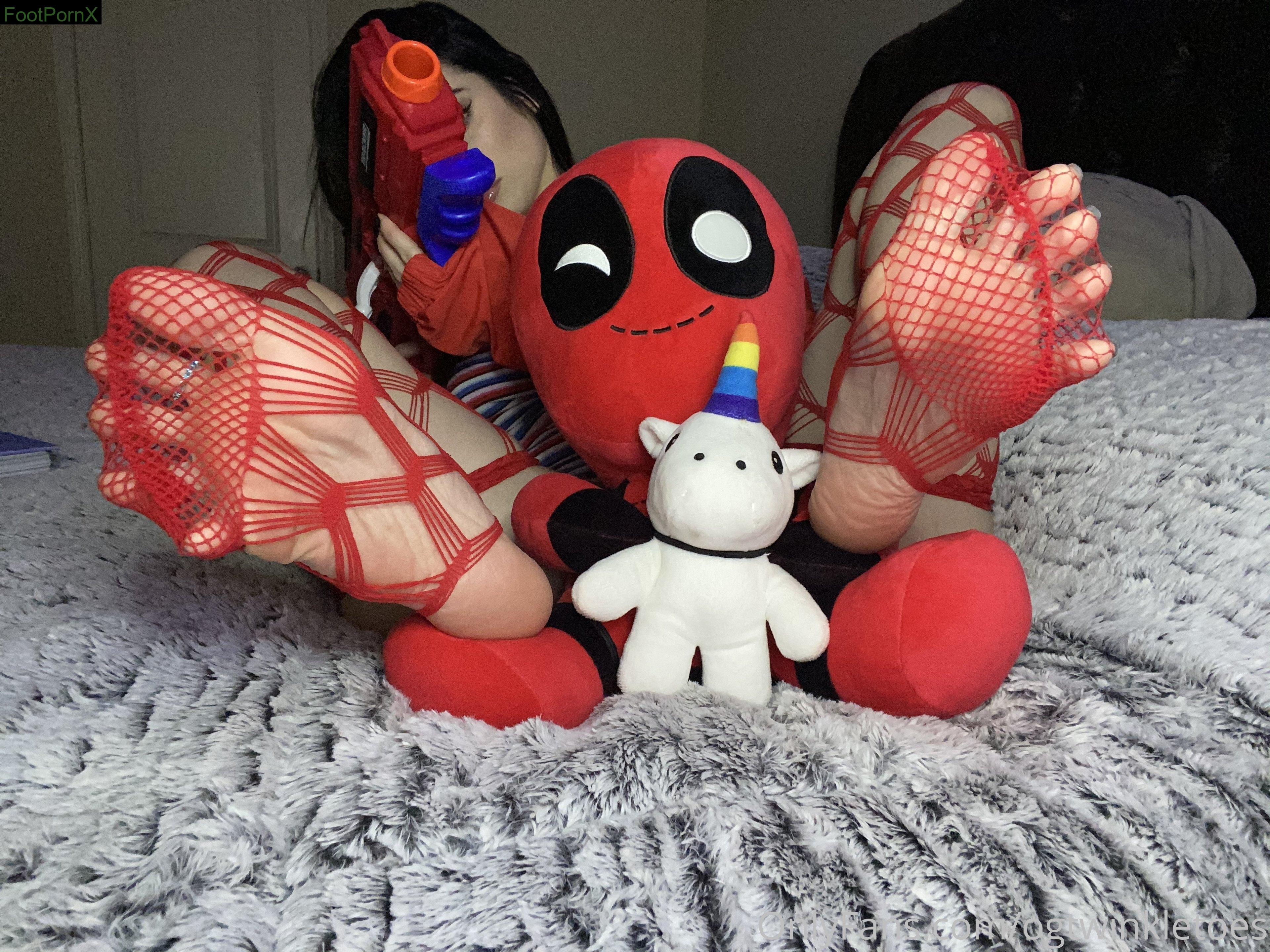 waifufeetmilk feet photo 2