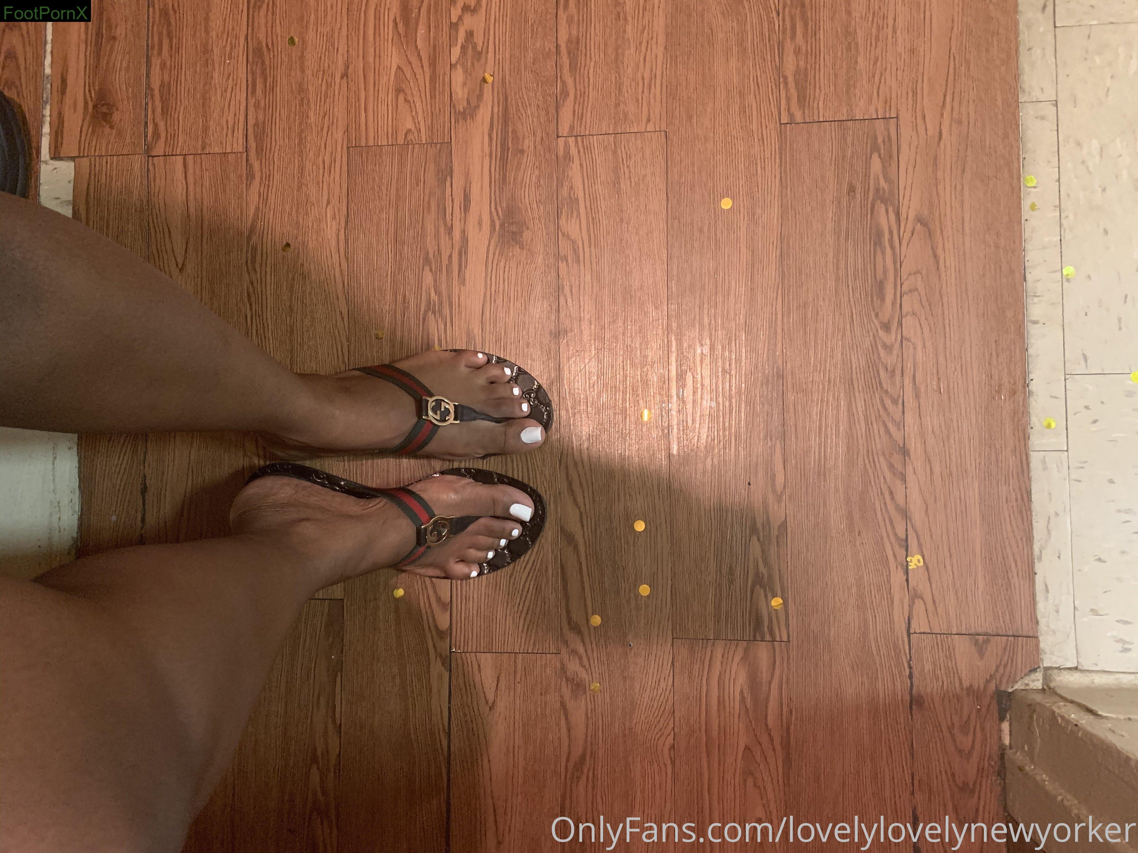 lovelylovelynewyorker feet photo 11