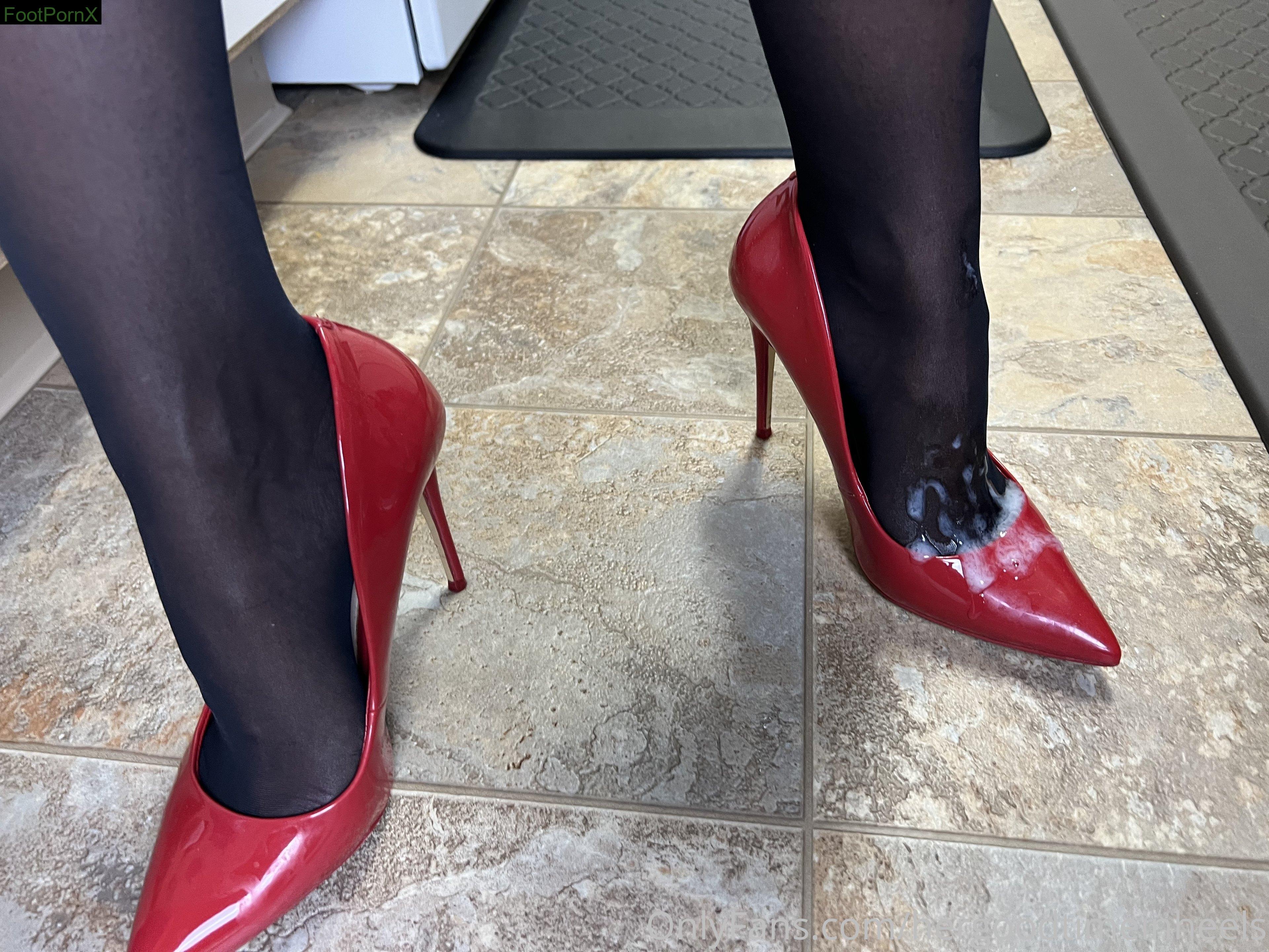 hergoodtimeinheels feet photo 5