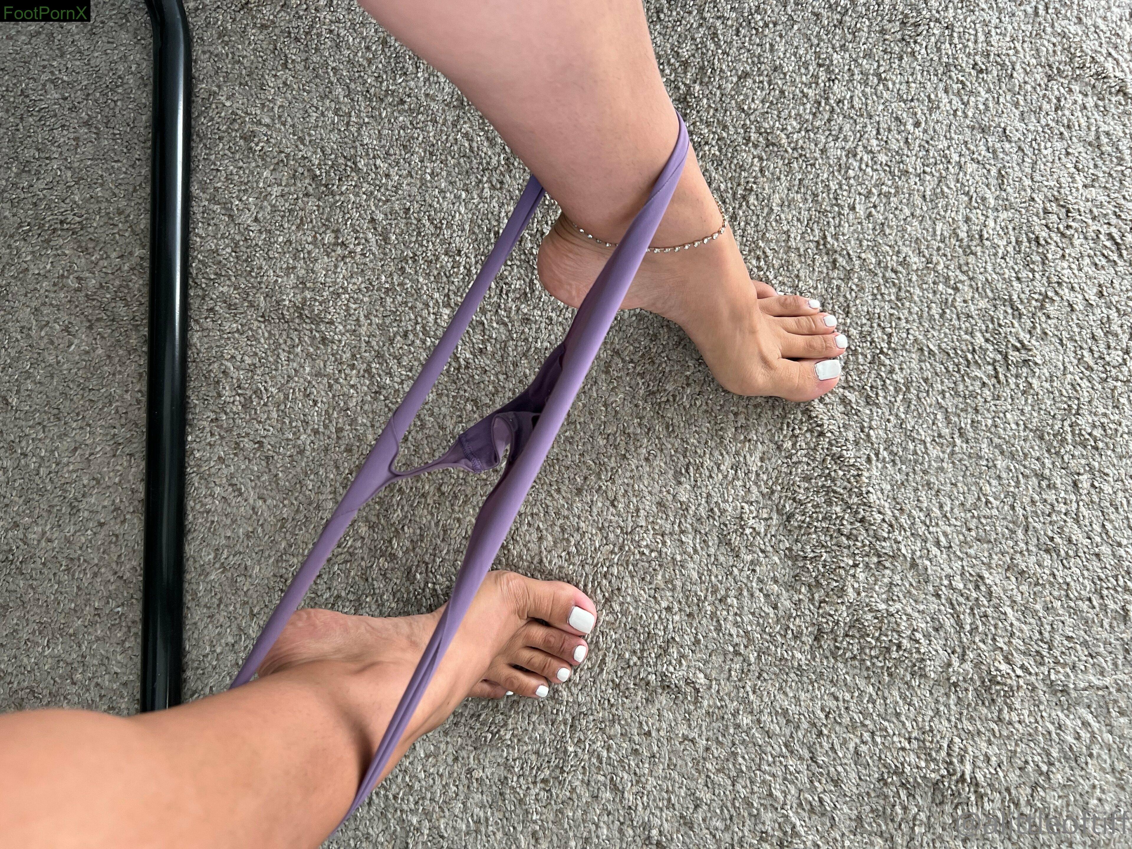 alittleoftiff feet photo 2