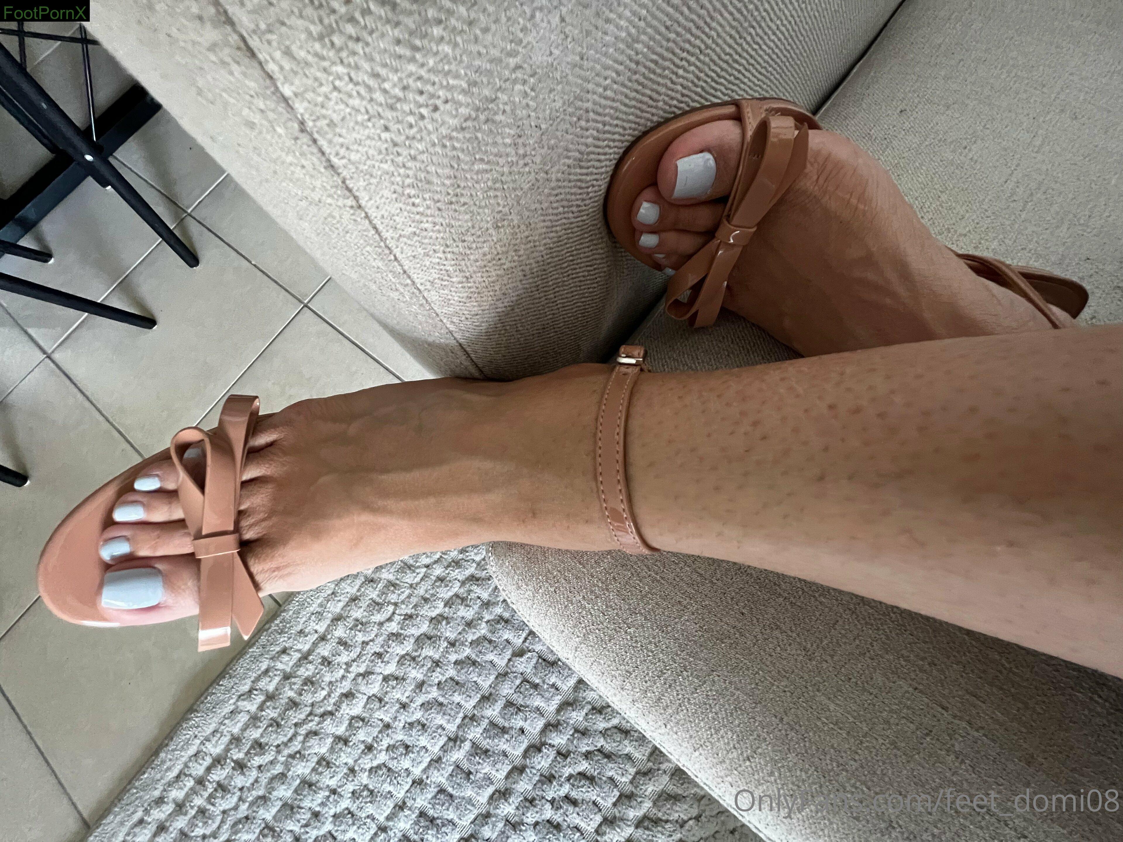 feet_domi08 feet photo 8