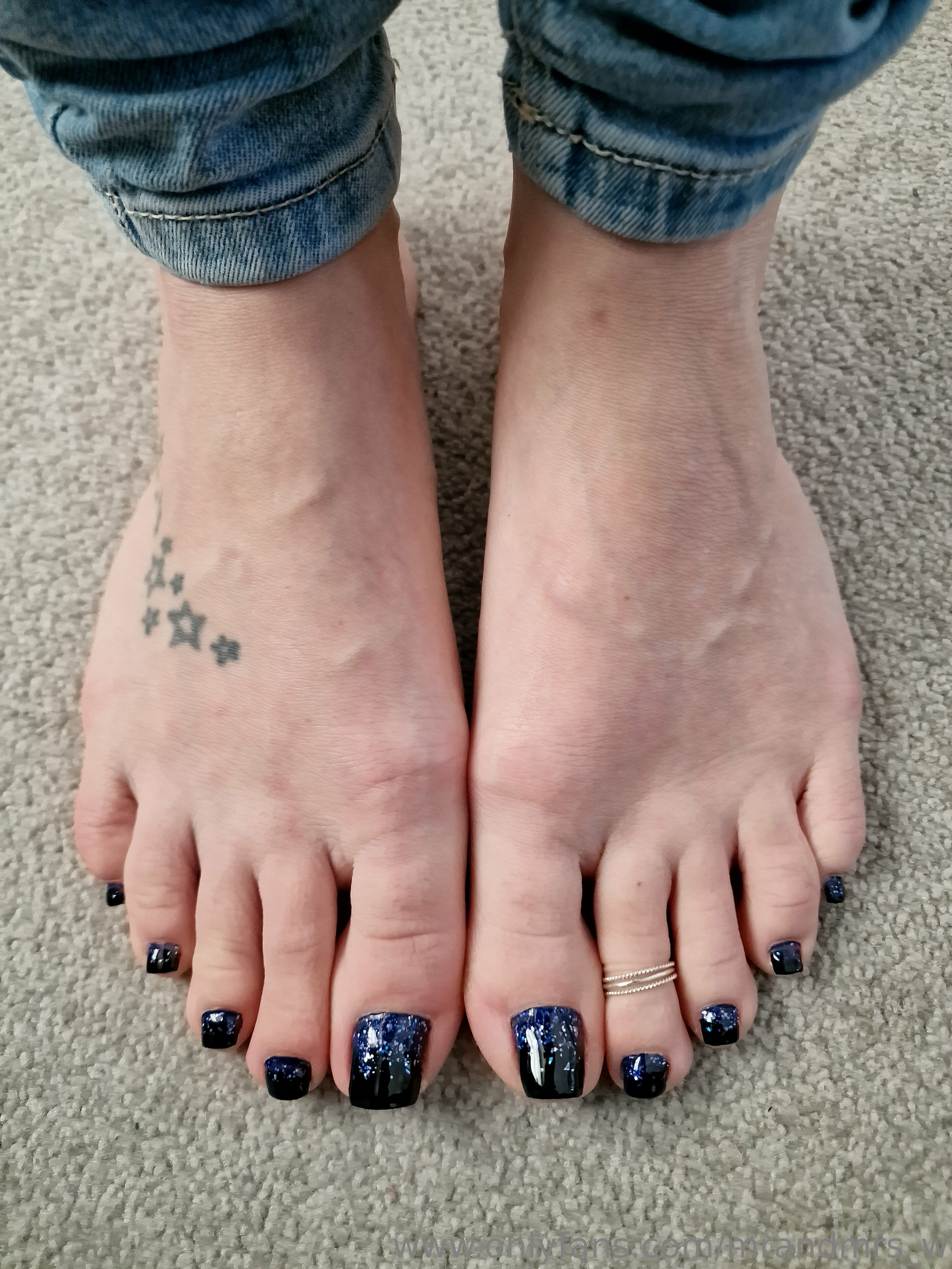 mrandmrs_w feet photo 4