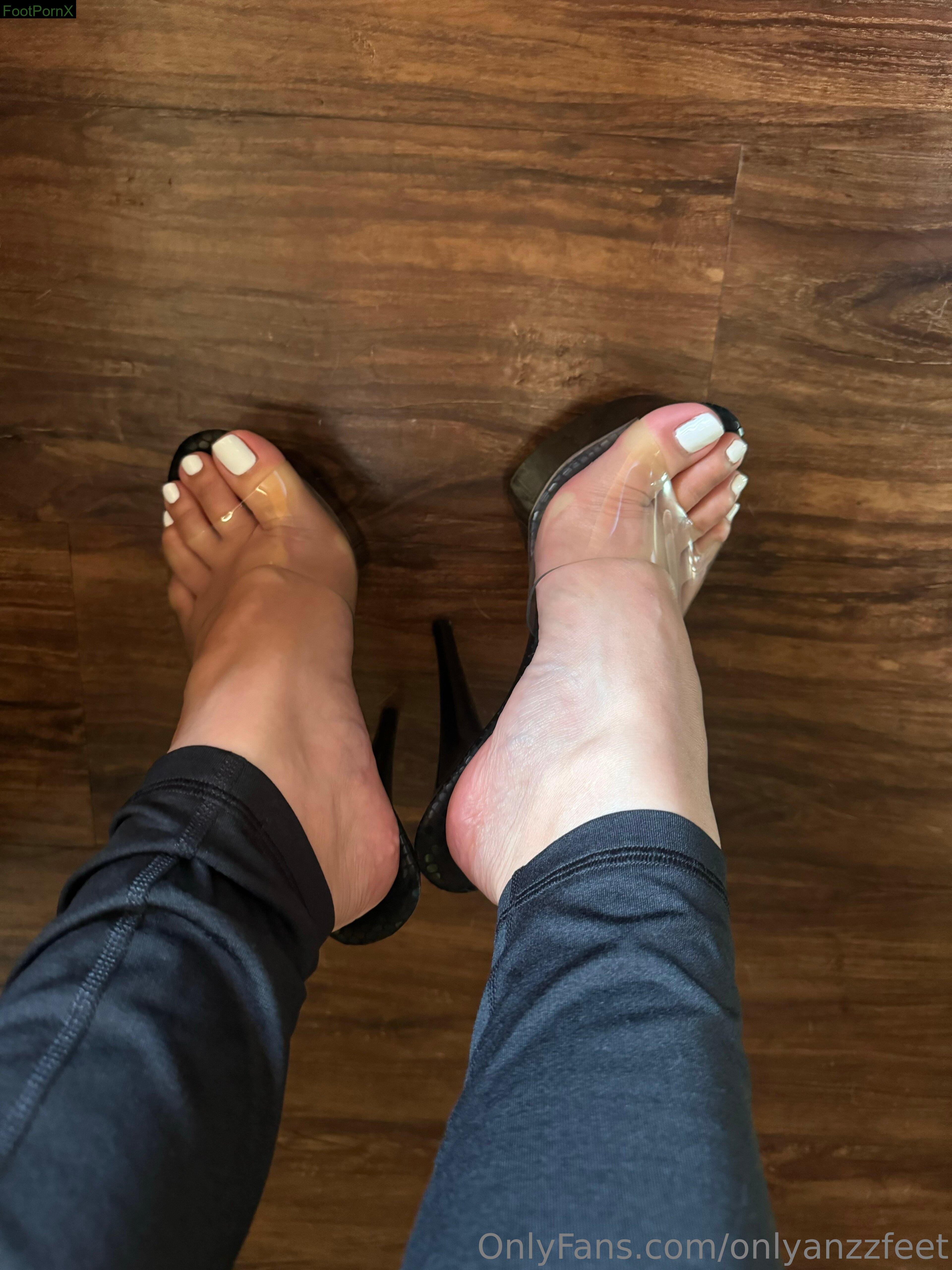 anzzthedon feet photo 2