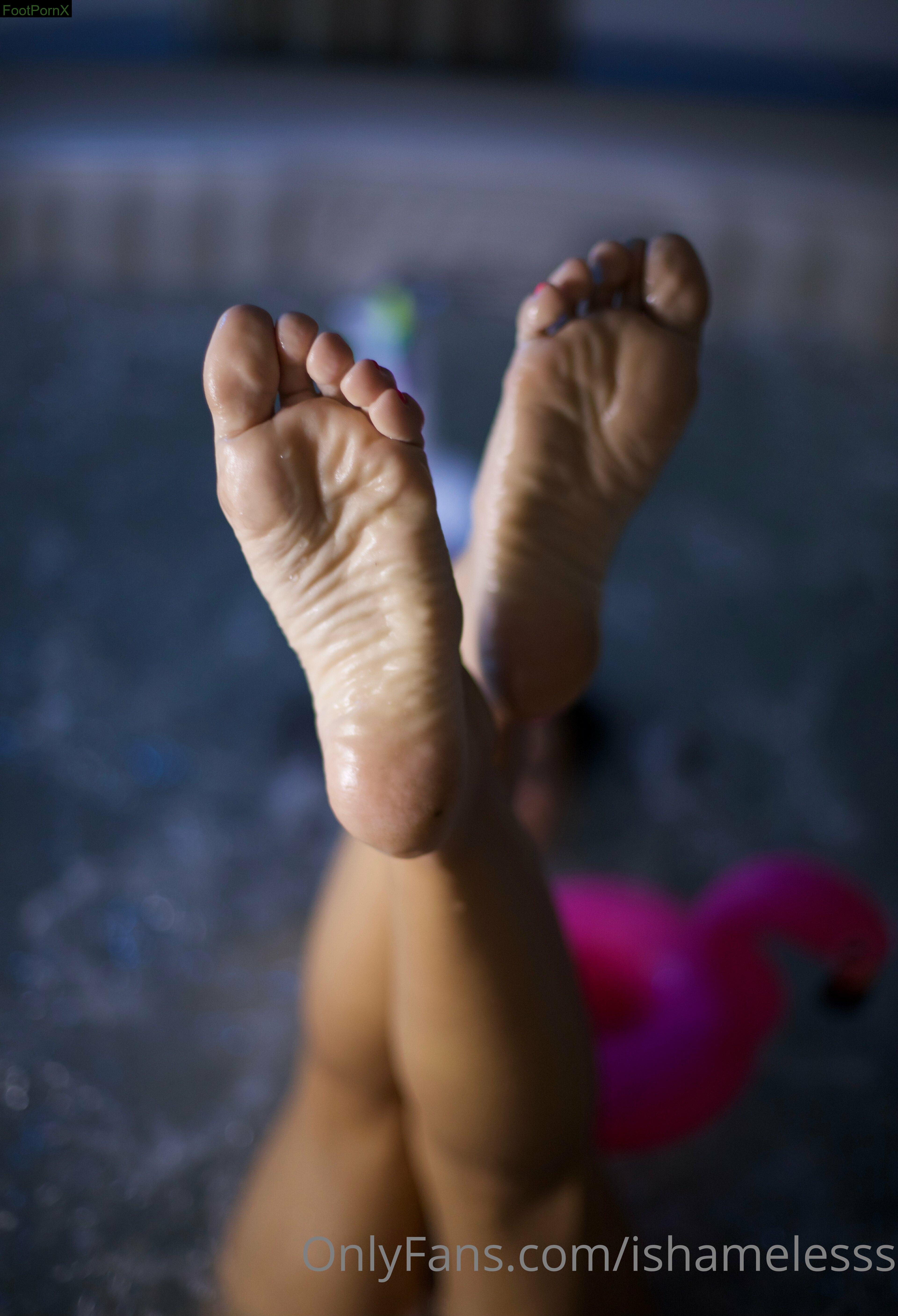 ishamelesss feet photo 4