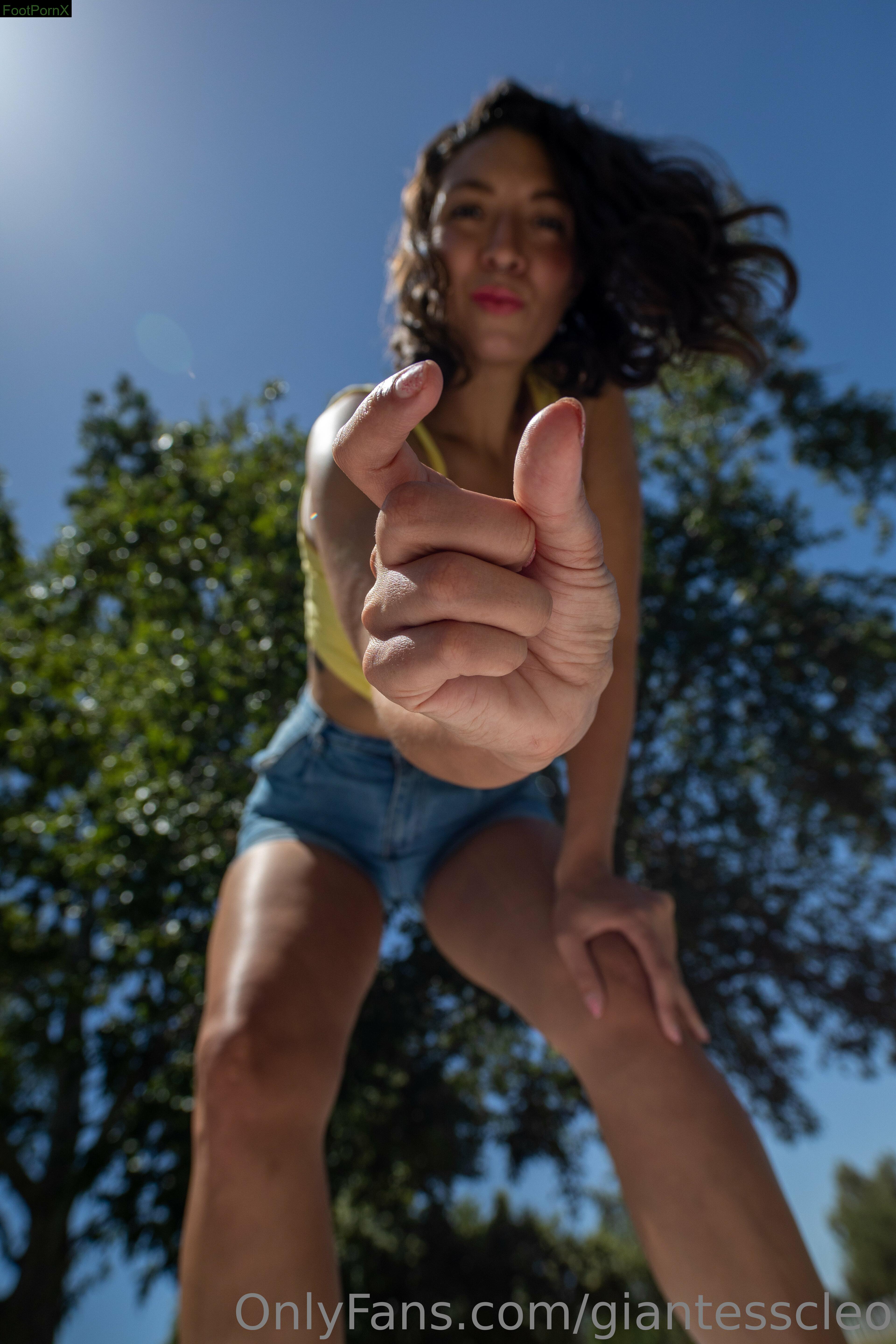 giantesscleo feet photo 4