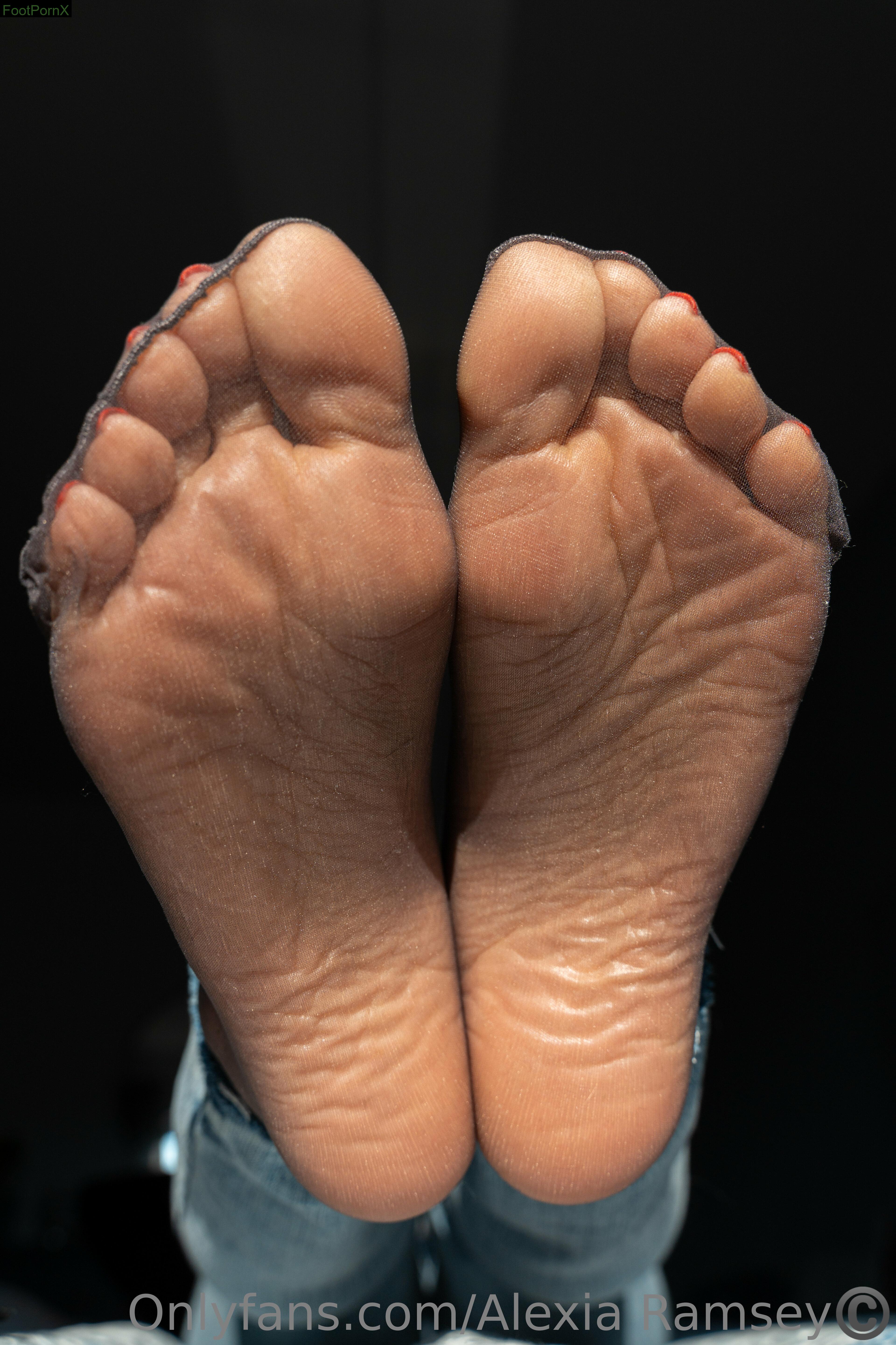alexia_ramsey feet photo 7
