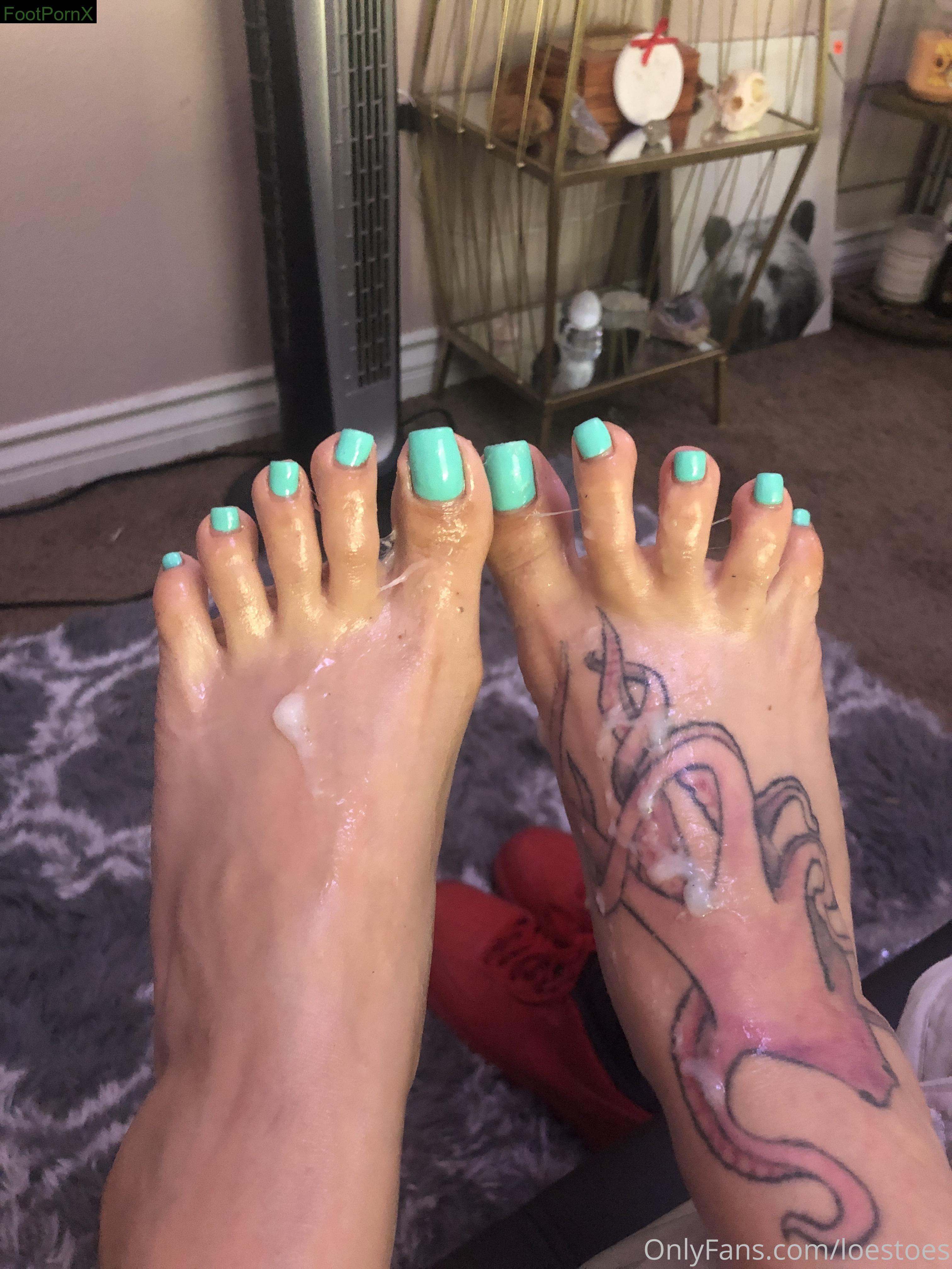 loestoes feet photo 7