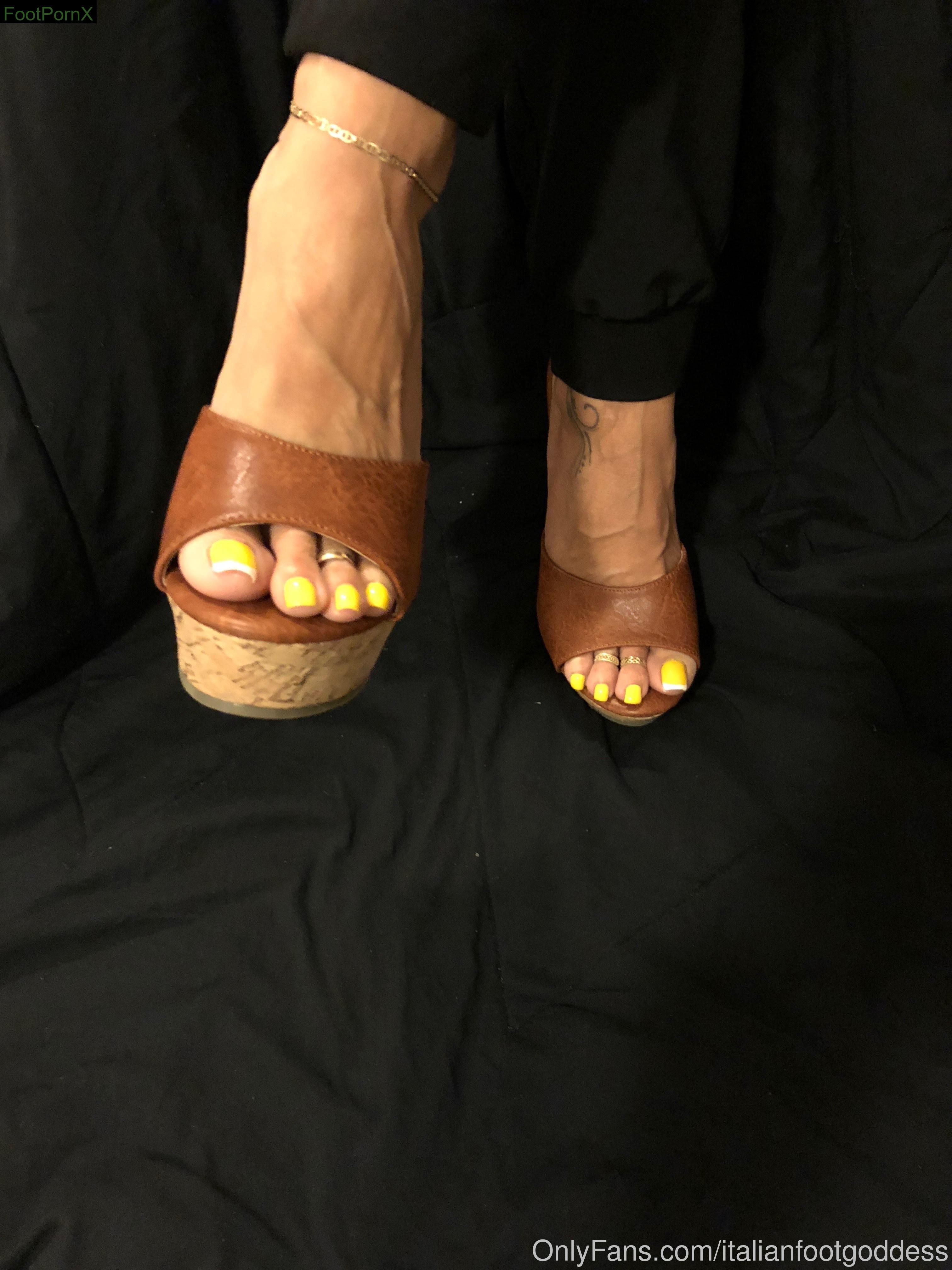 italianfootgoddess feet photo 20