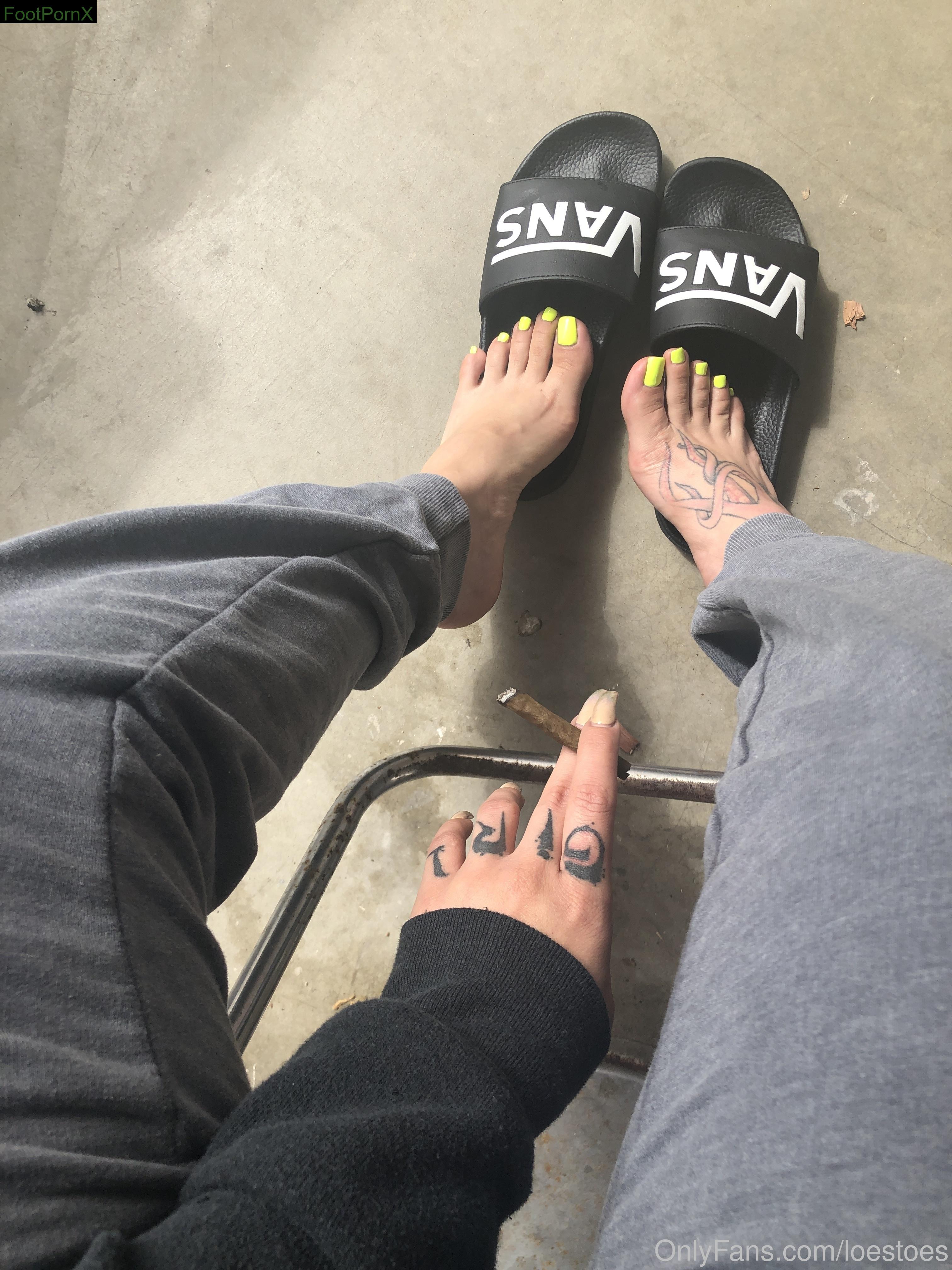 loestoes feet photo 4