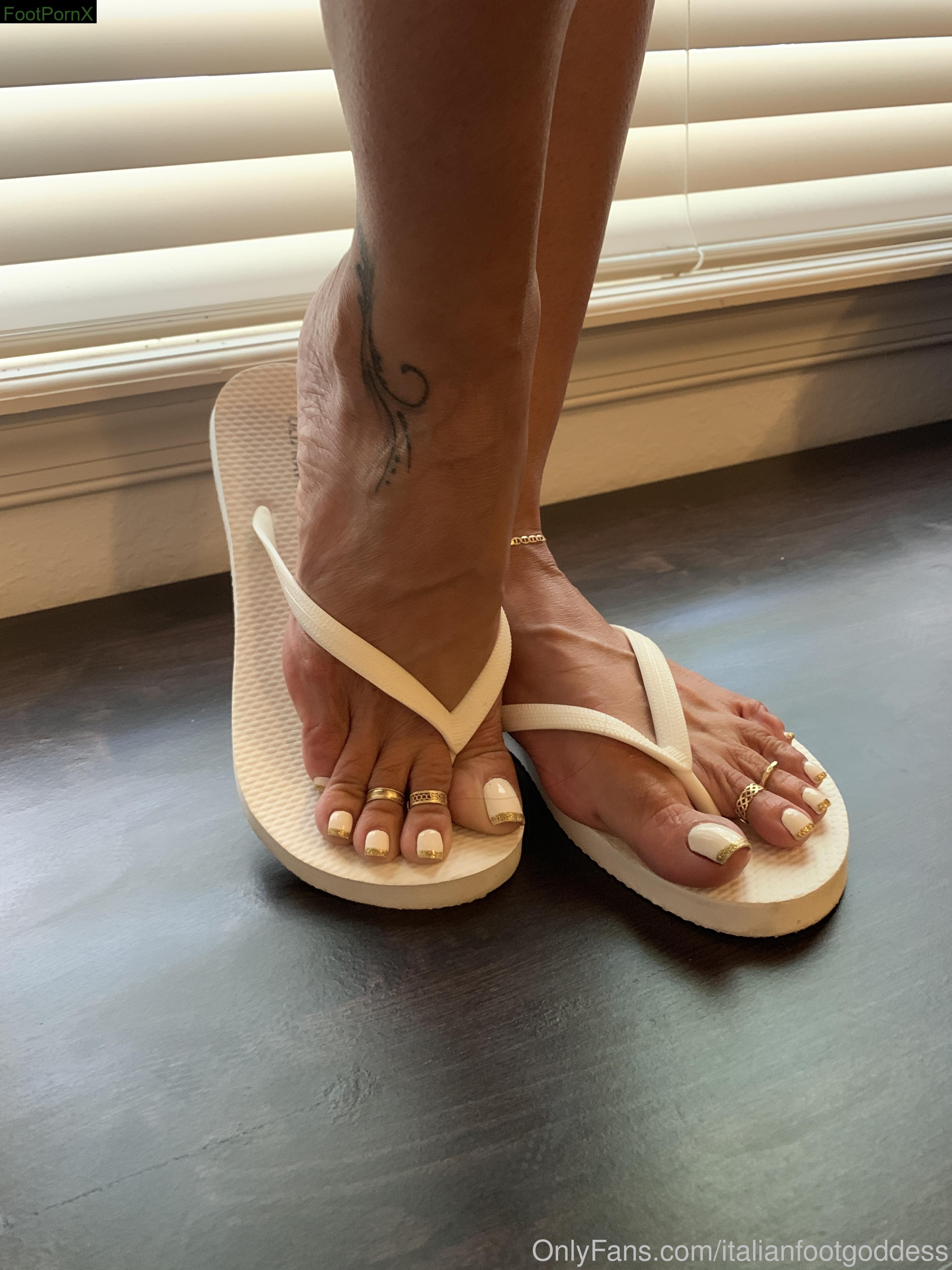 italianfootgoddess feet photo 23