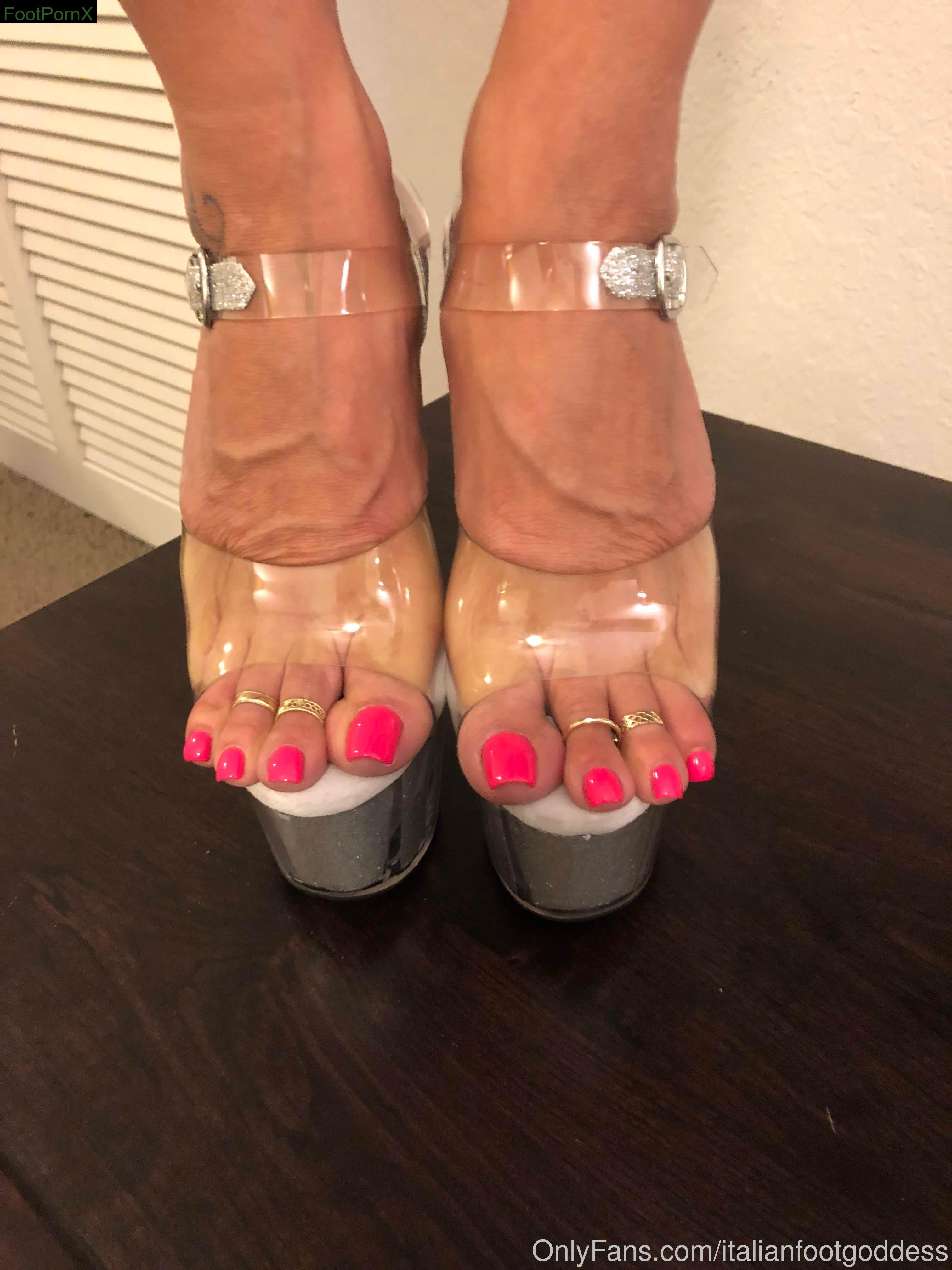 italianfootgoddess feet photo 15