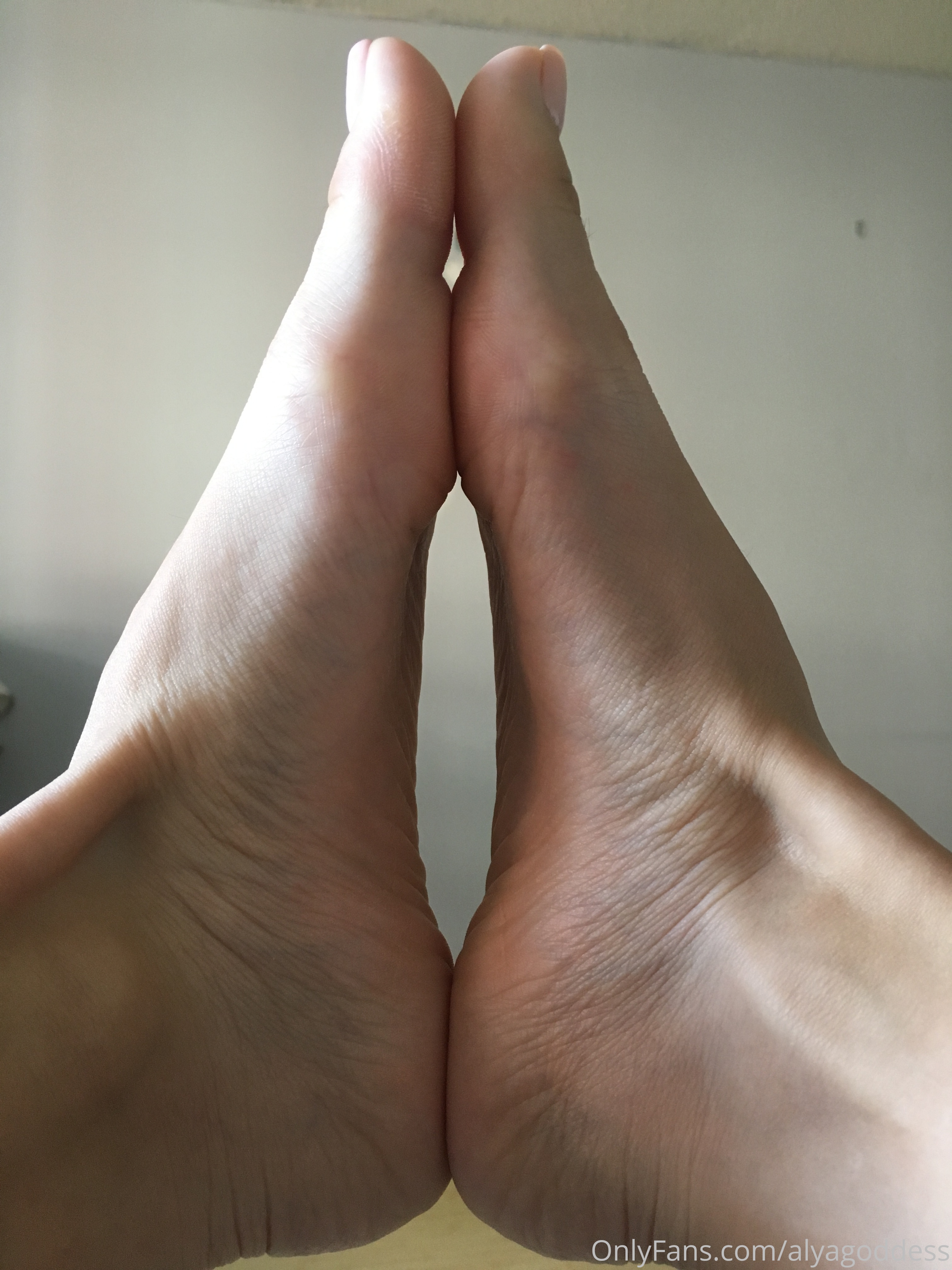 alyagoddess feet photo 9