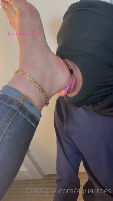 aqua_toes  4