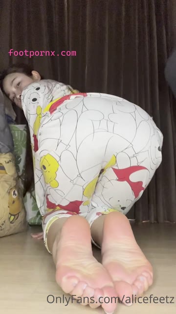 alicefeetz asian booty and soles 7