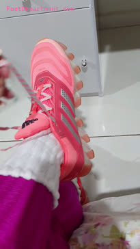loirafeet yoga feet shoe removal