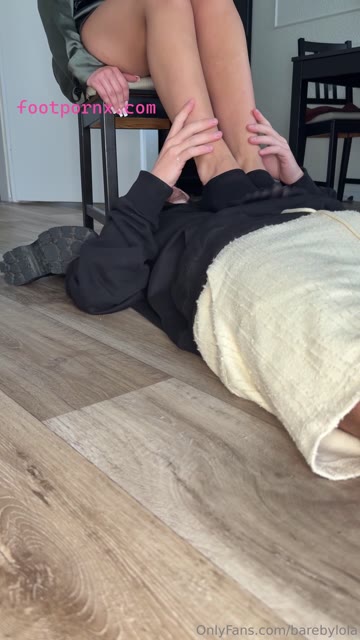 barebylola hot pretty white girl toes 2