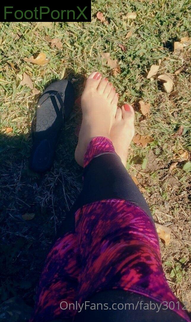 faby3012 feet photo 11