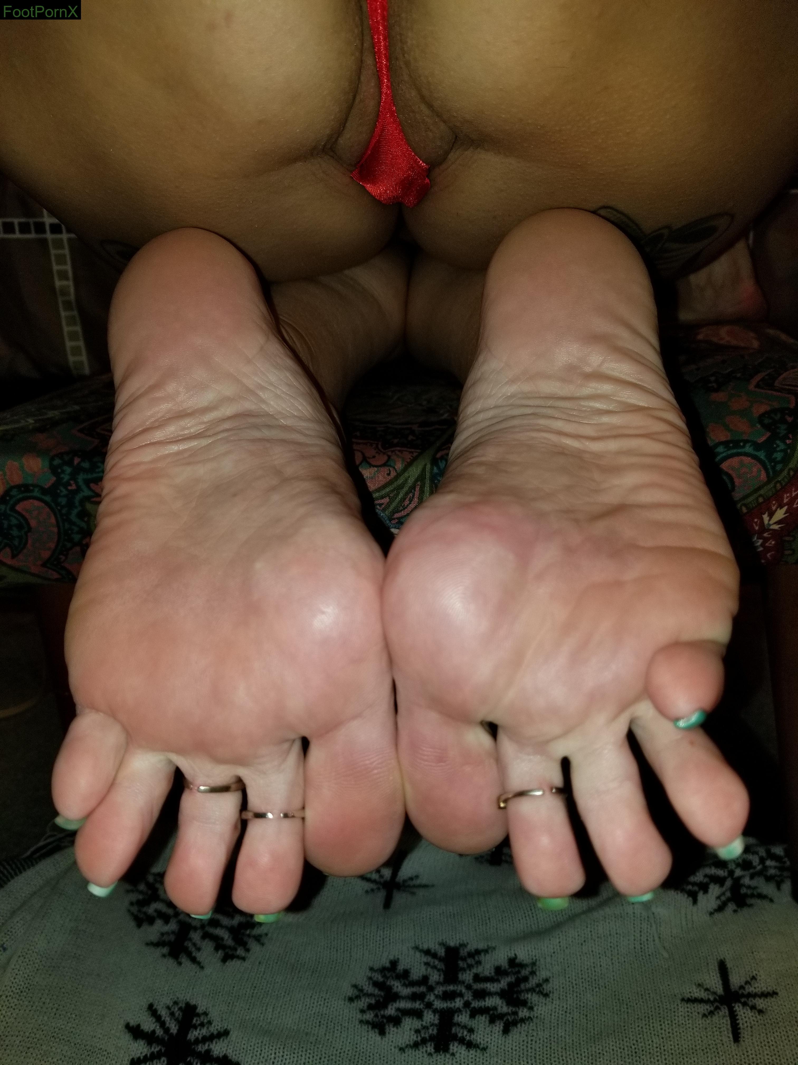 nishisvoodoo2 feet photo 6