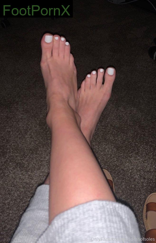 g0ddessofsoles feet photo 2