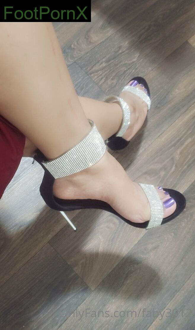 faby3012 feet photo 12