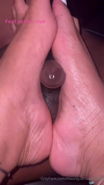 theonly.amazonsoles ebony footjobs 3