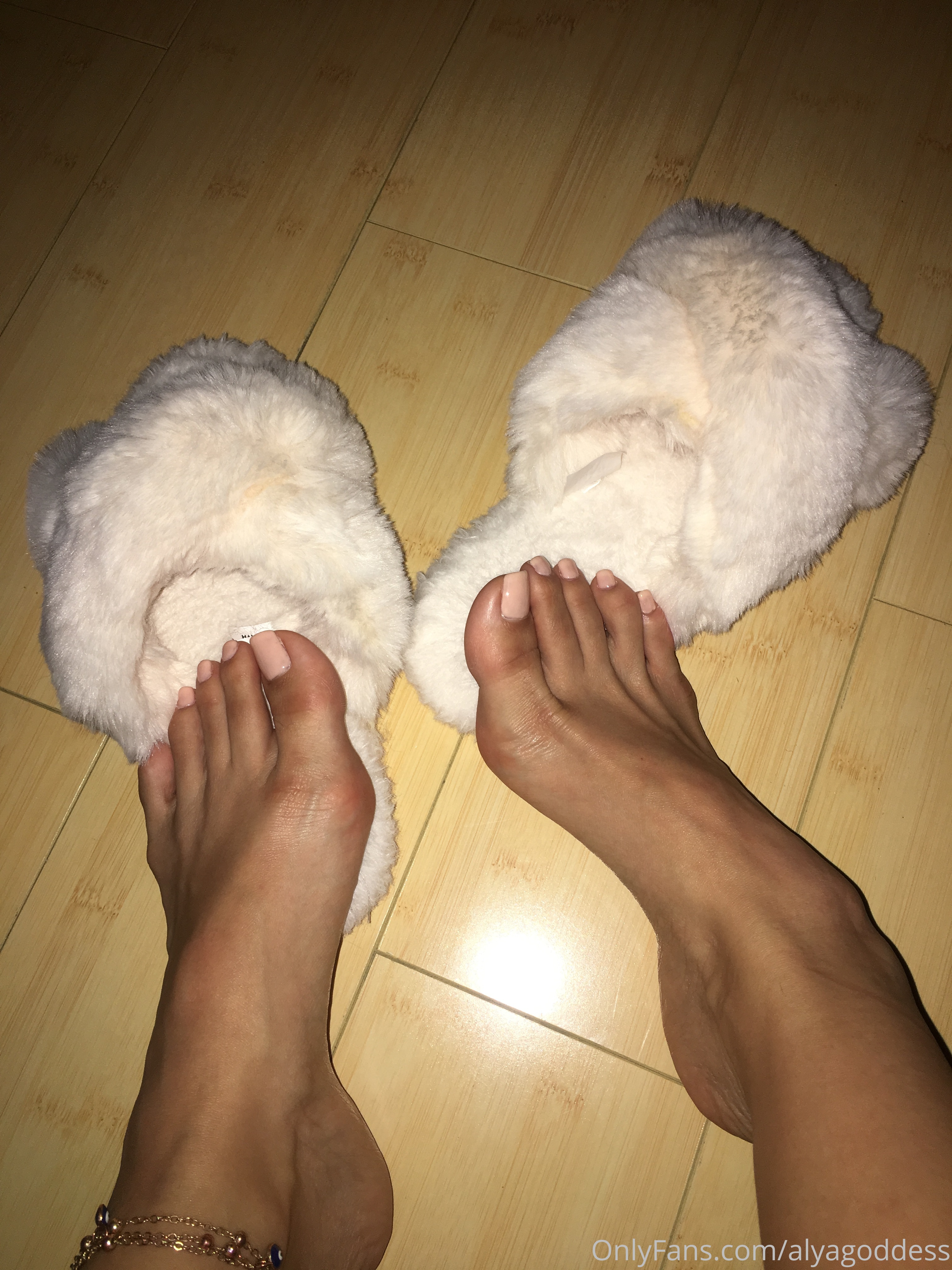 alyagoddess feet photo 18