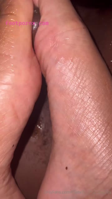 theonly.amazonsoles ebony footjobs 3