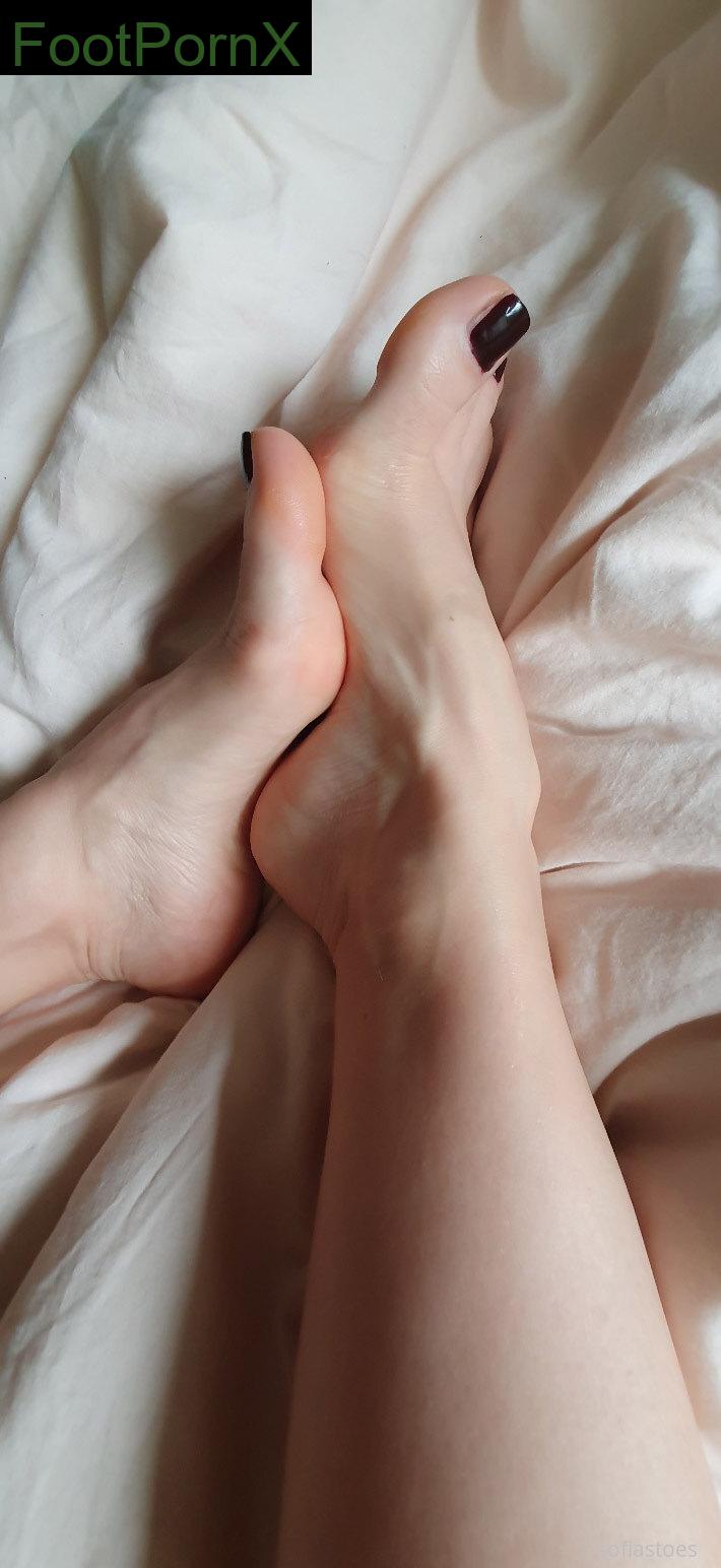 sofiastoes feet photo 10