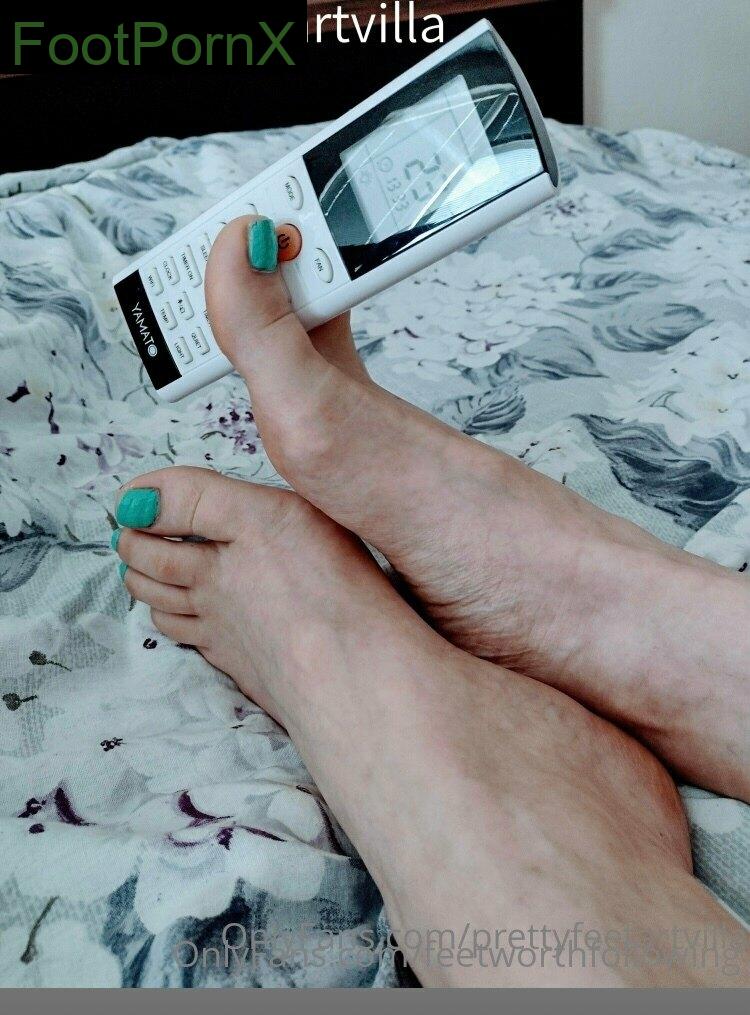 feetworthfollowing feet photo 14