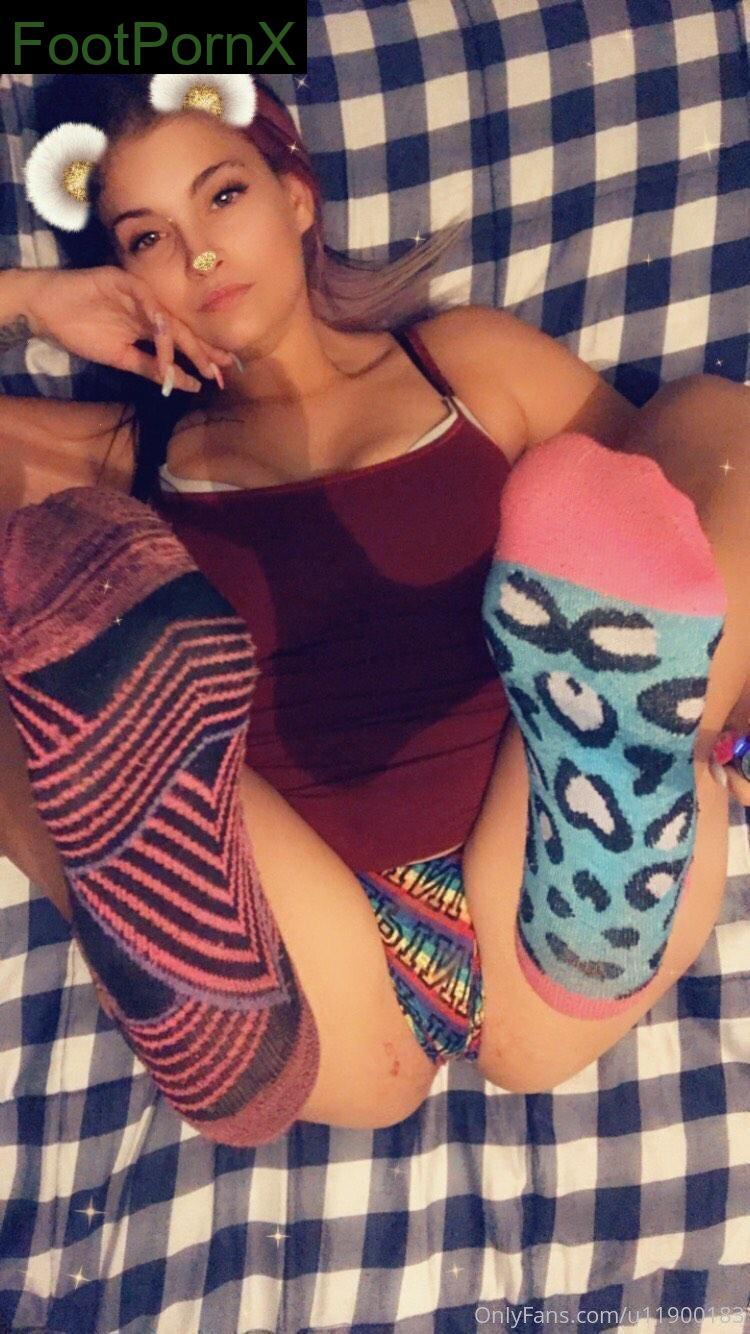 mixedchick26 feet photo 13