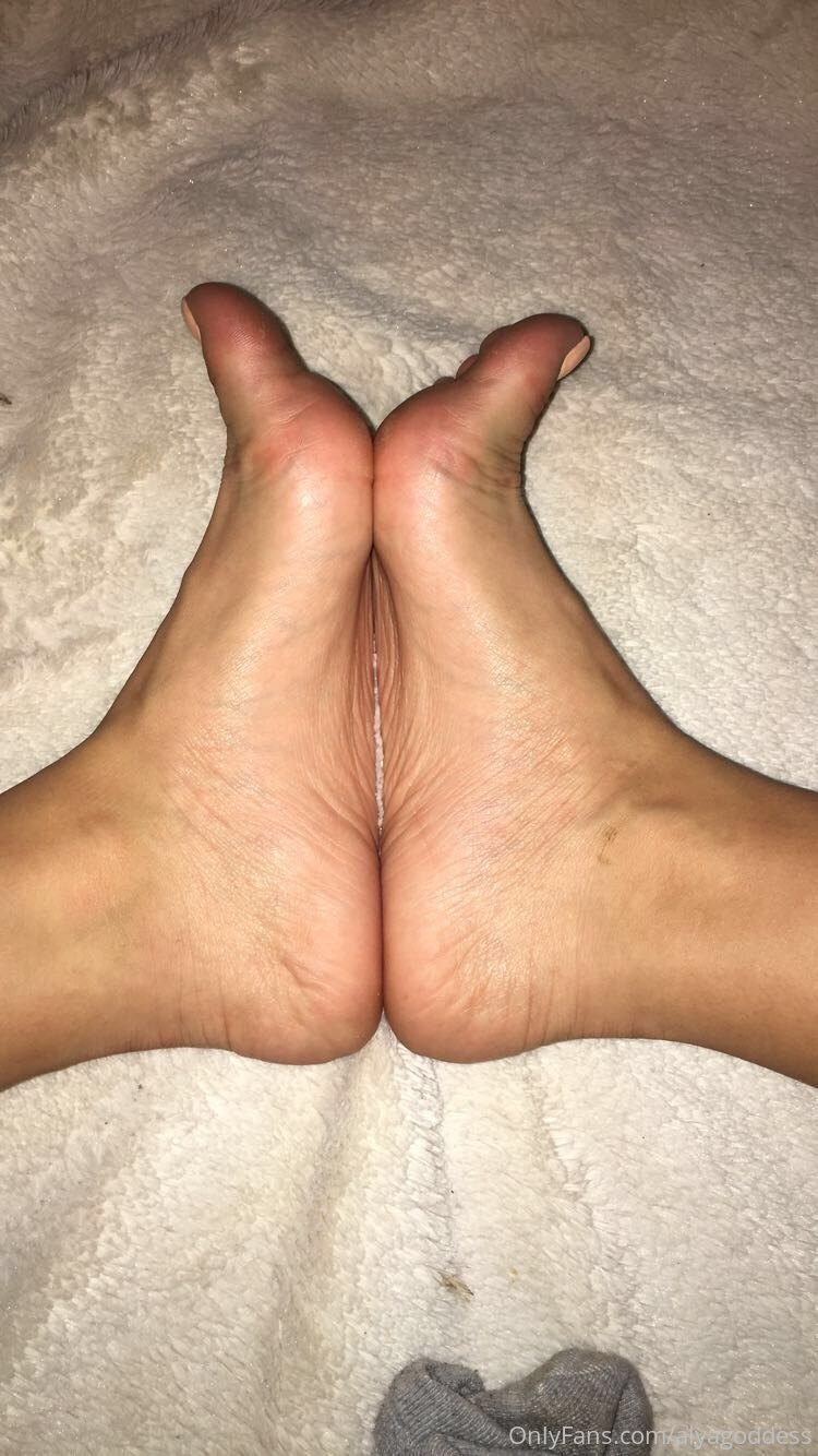 alyagoddess feet photo 20