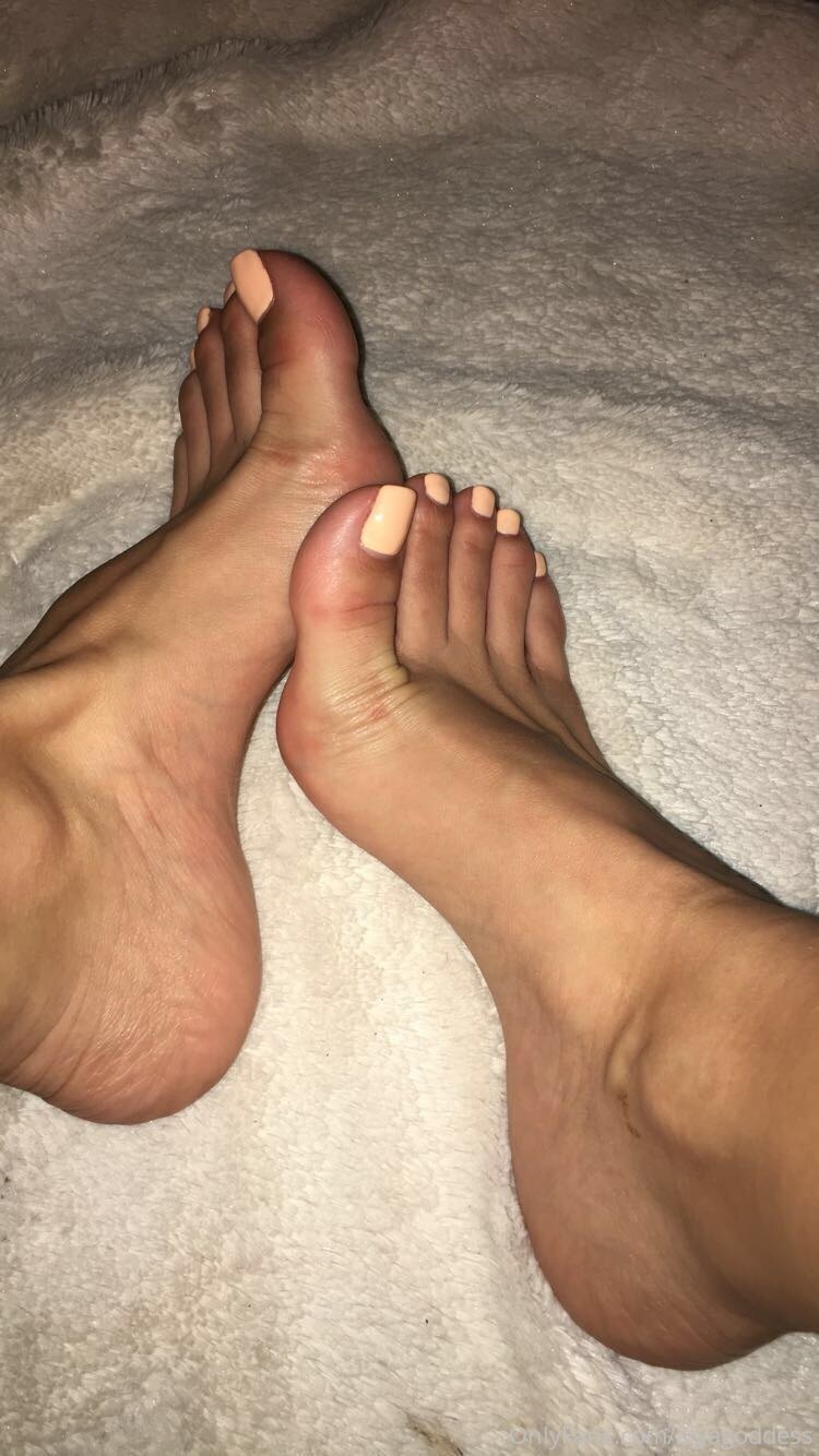 alyagoddess feet photo 19