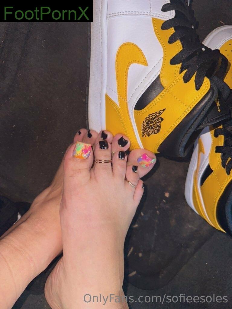 sofieesoles feet photo 2