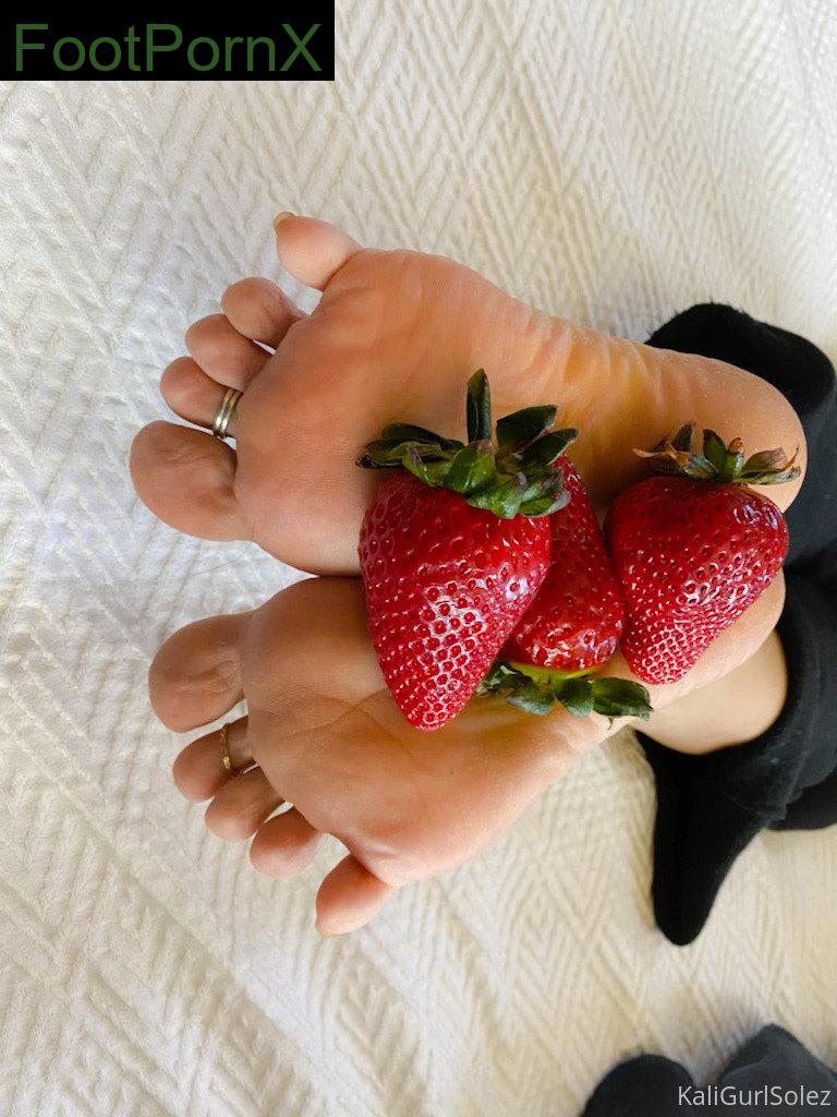 kalifromthebay feet photo 16