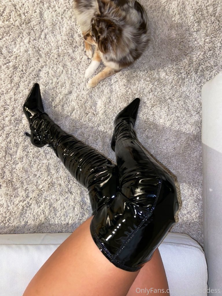 alyagoddess feet photo 19