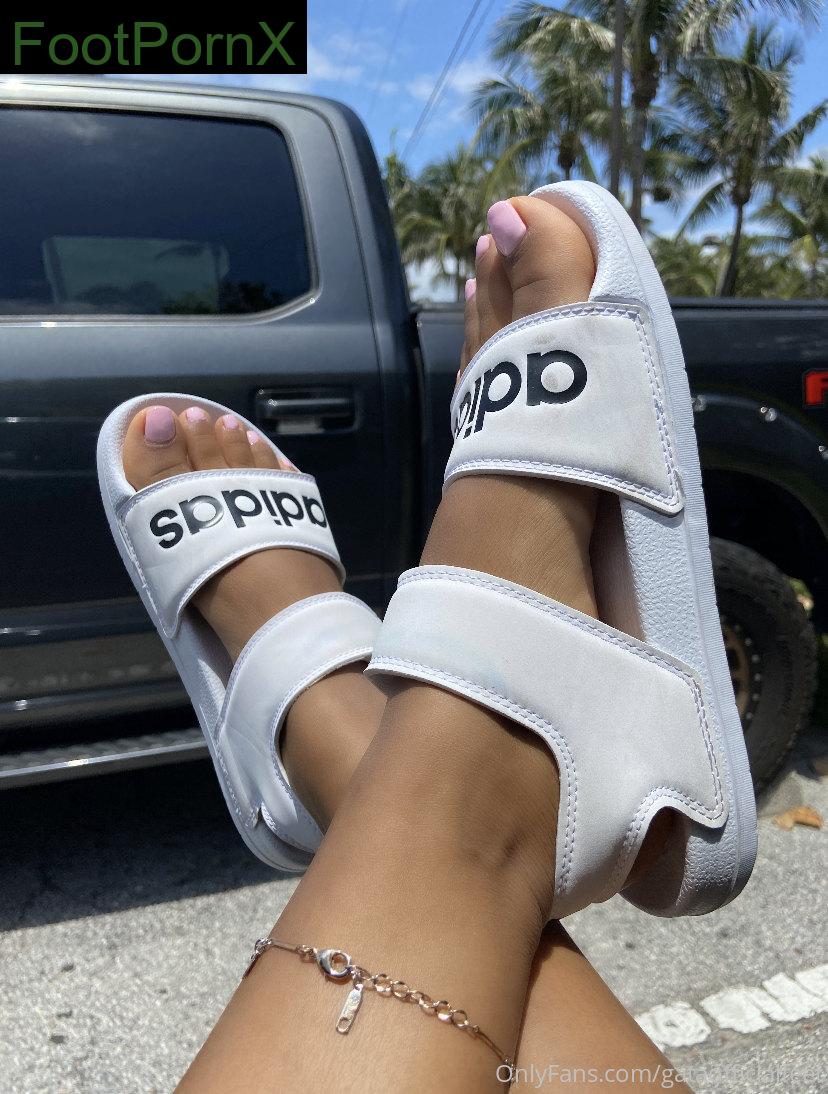 gataofficialfeet feet photo 8