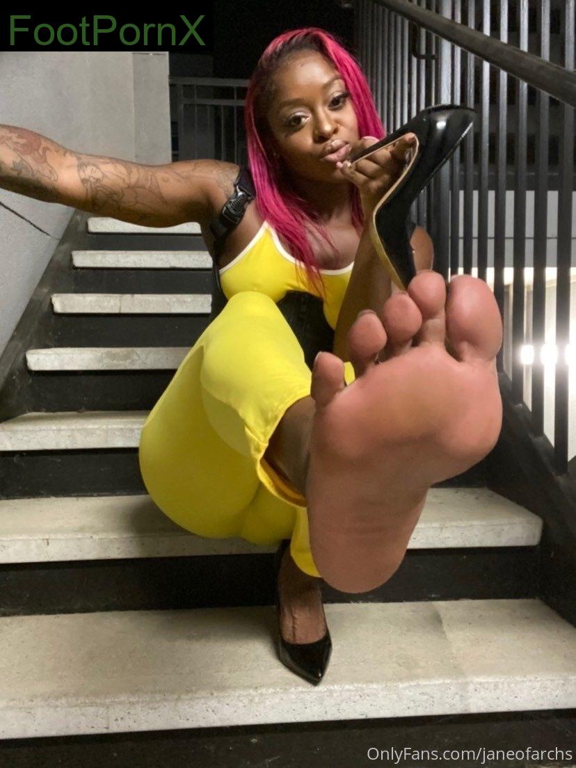 janeofarchs feet photo 2