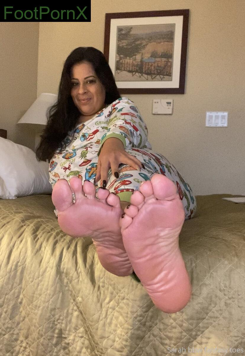 comefollowsarah feet photo 1