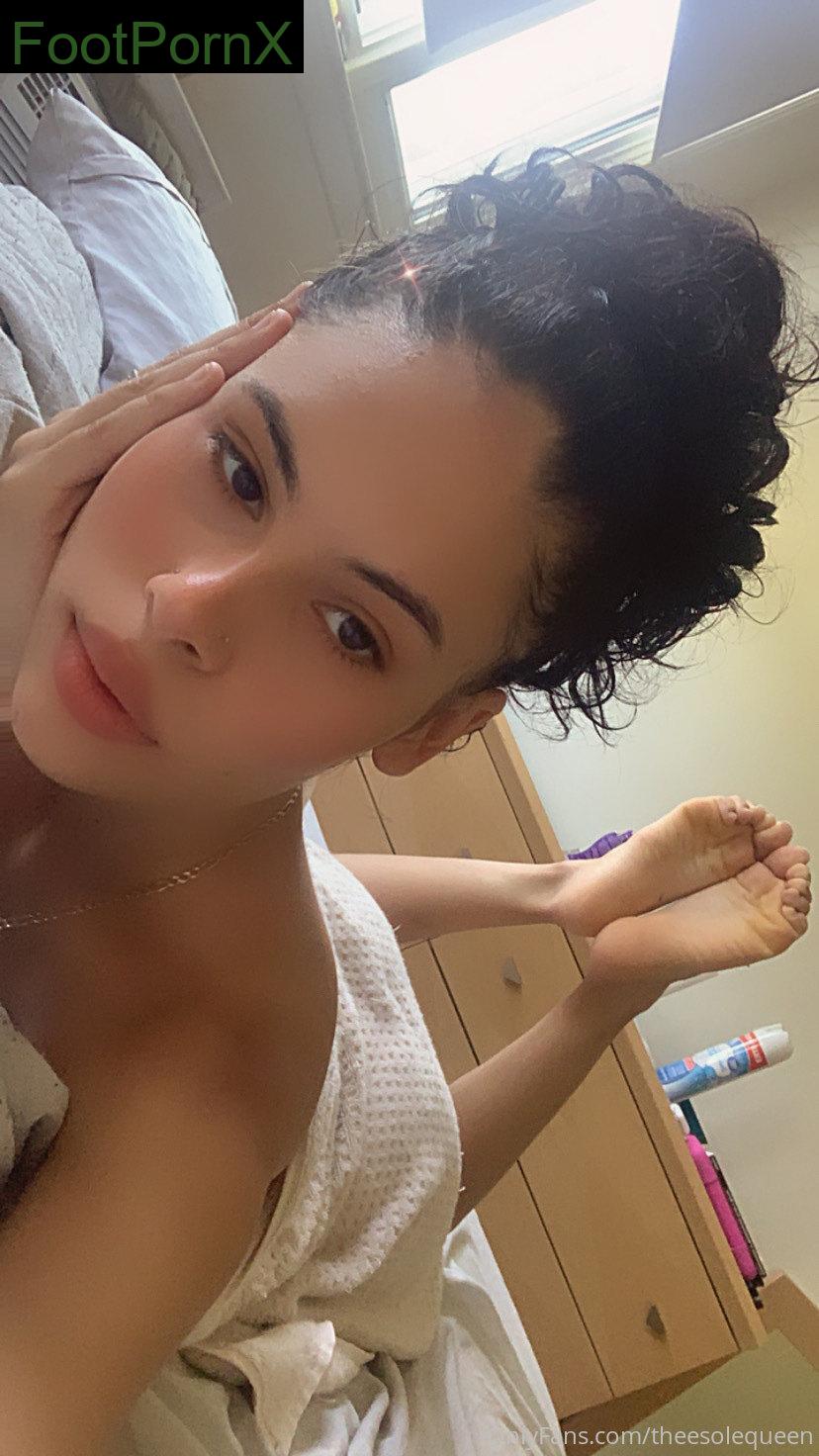 theesolequeen feet photo 3