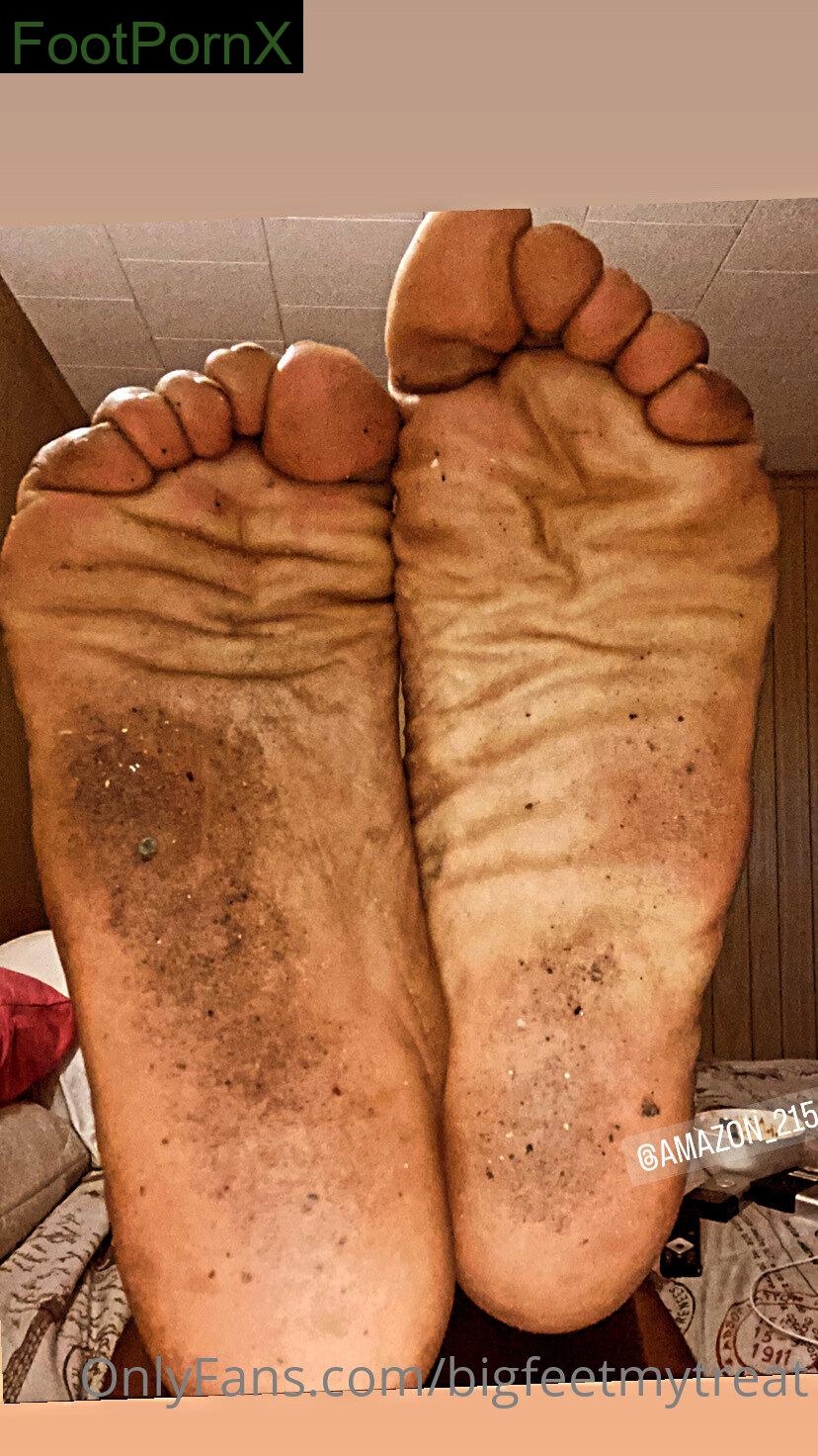 bigfeetmytreat feet photo 6