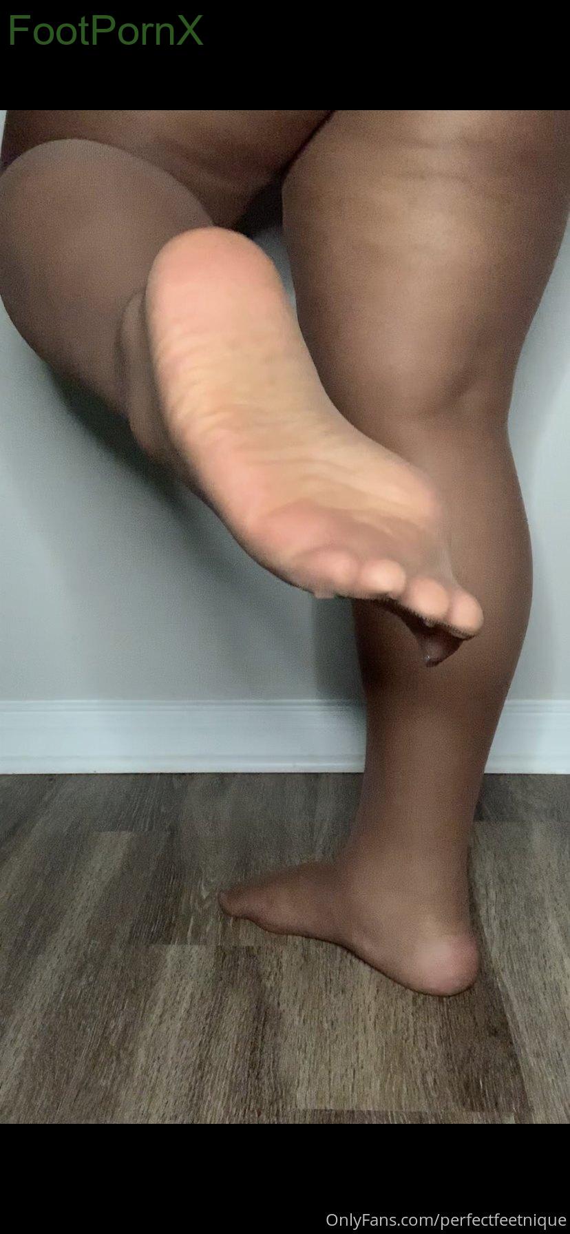 iwantnique feet photo 2