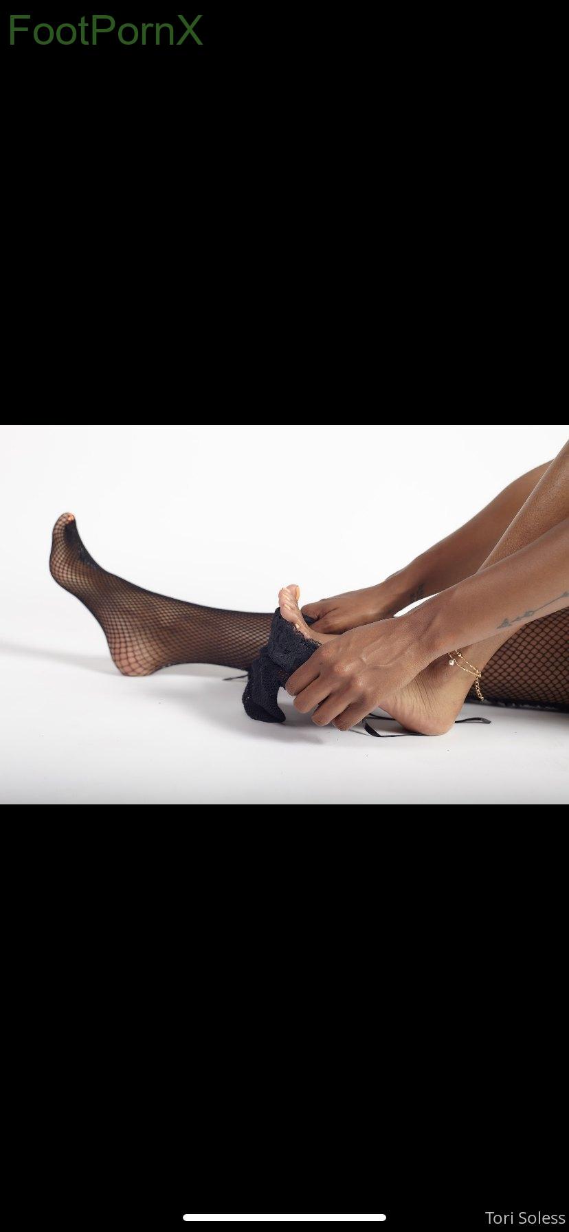 torisoless feet photo 2