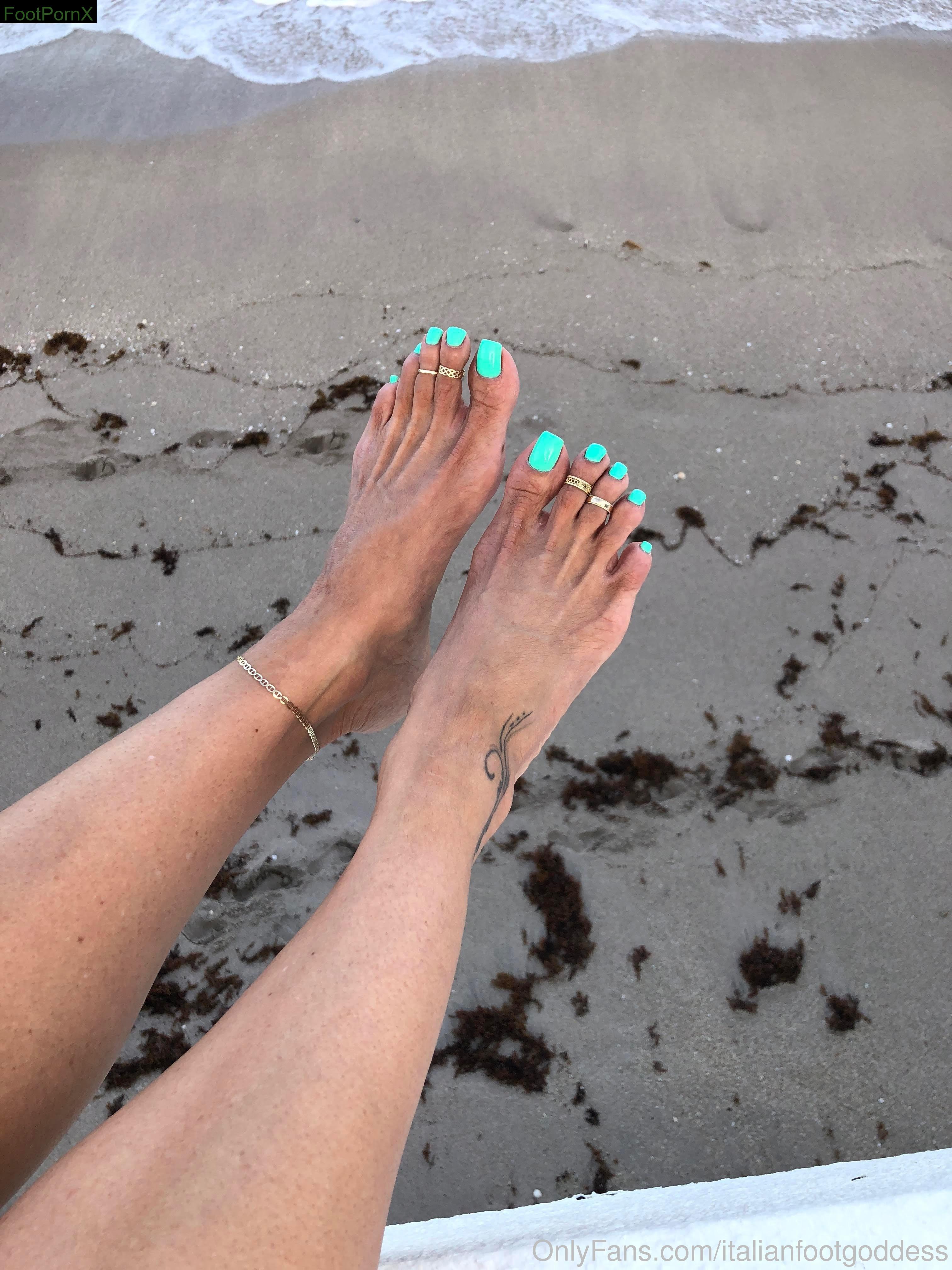 italianfootgoddess feet photo 4